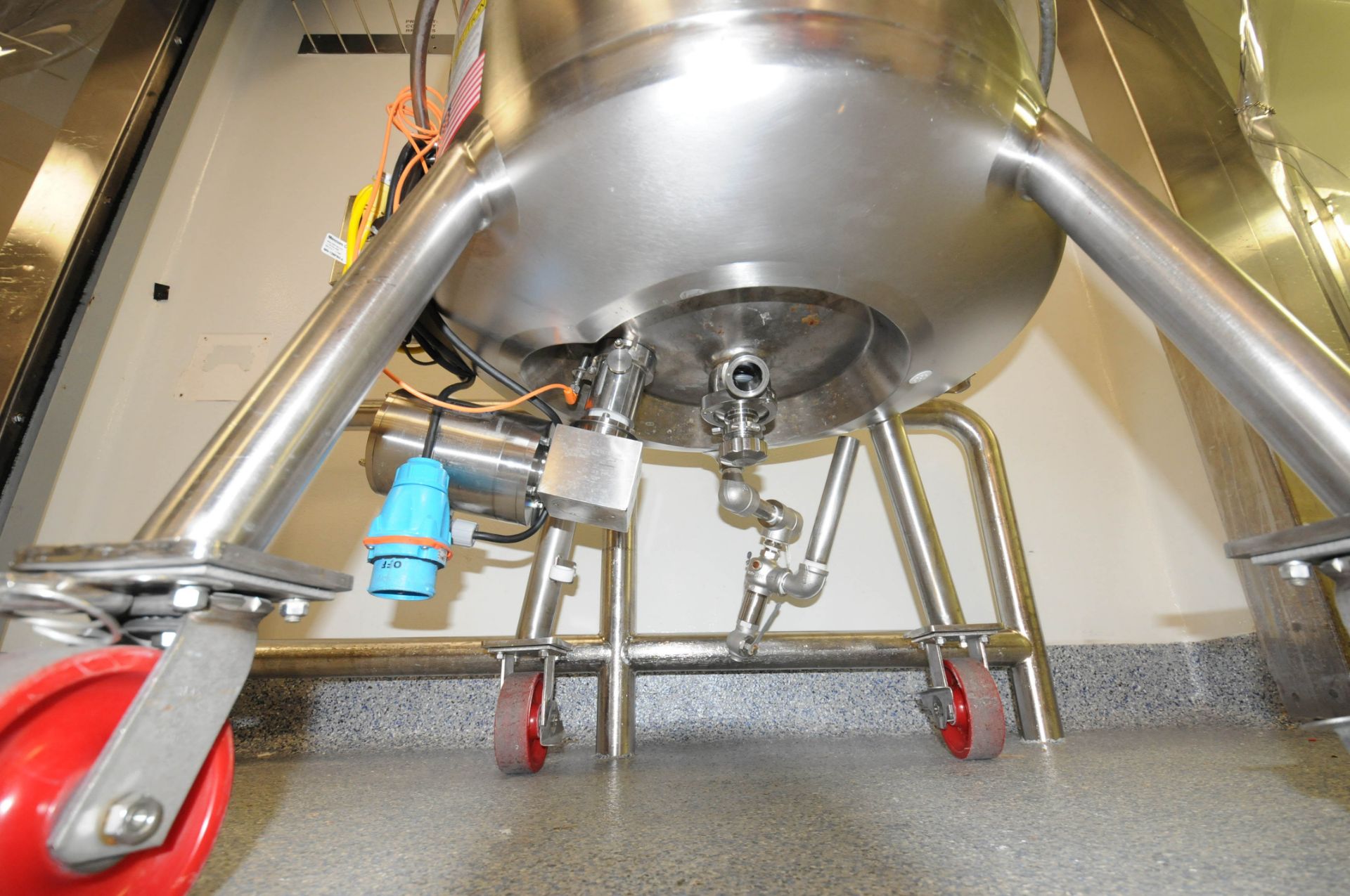 DCI (2009) AHF-M NANO PORTABLE JACKETED STAINLESS STEEL REACTOR VESSEL WITH 200 LITER CAPACITY, 45 - Image 6 of 7