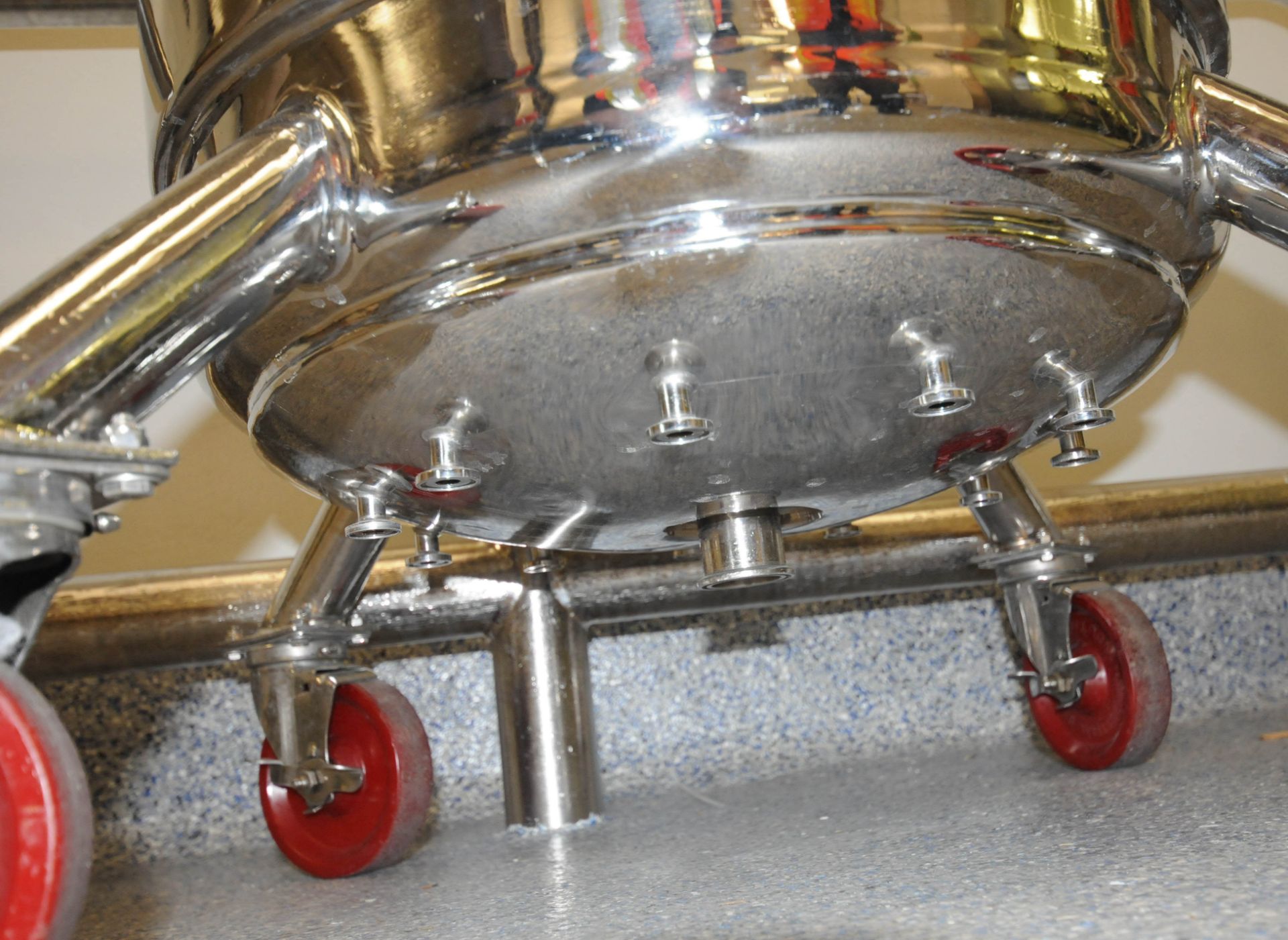 WALKER JACKETED PORTABLE STAINLESS STEEL TANK WITH 120 LITER CAPACITY, 30 PSIG MAWP @ 300 DEG F, 20" - Image 5 of 5