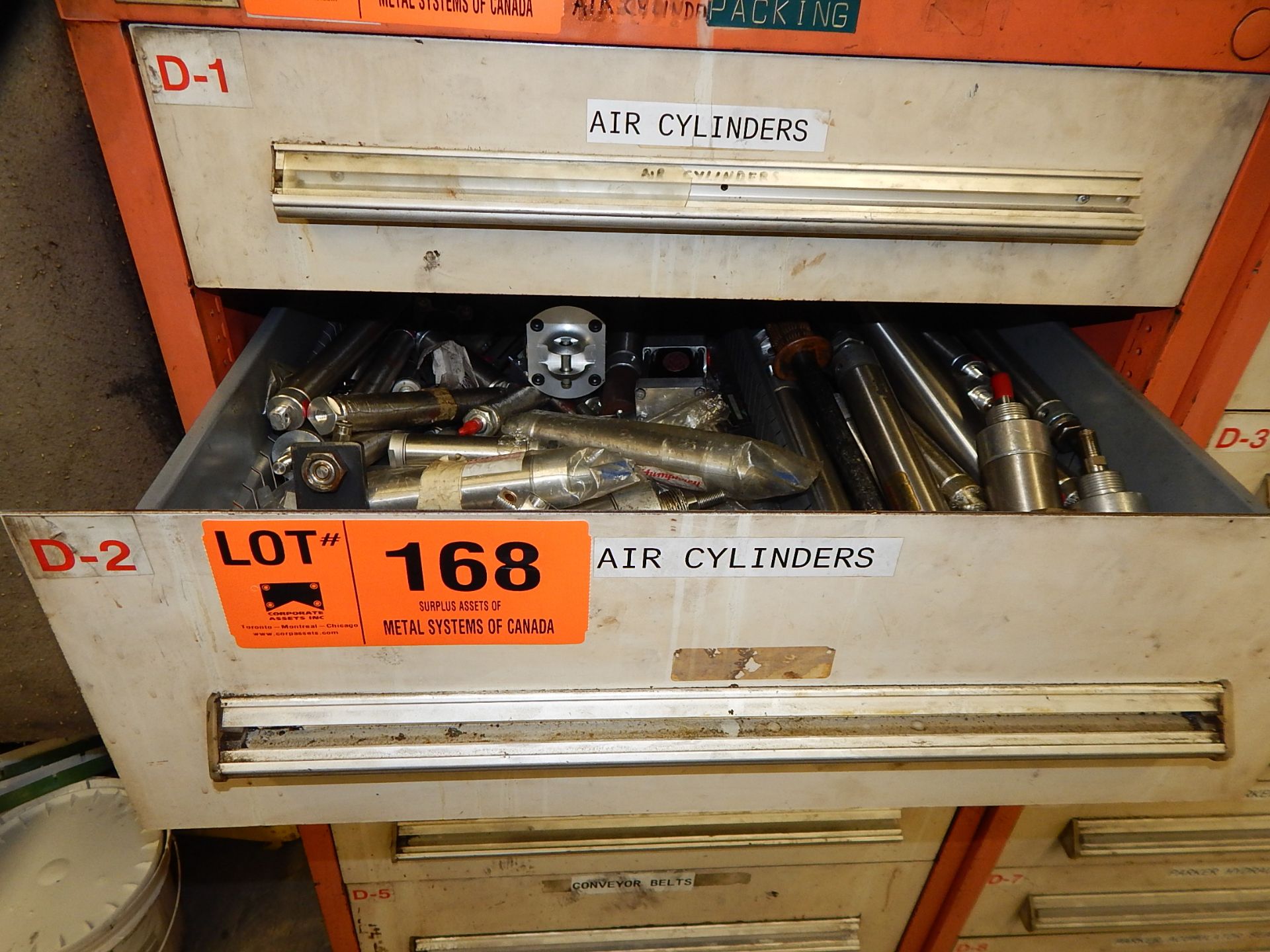 LOT/ CONTENTS OF CABINET CONSISTING OF AIR CYLINDERS