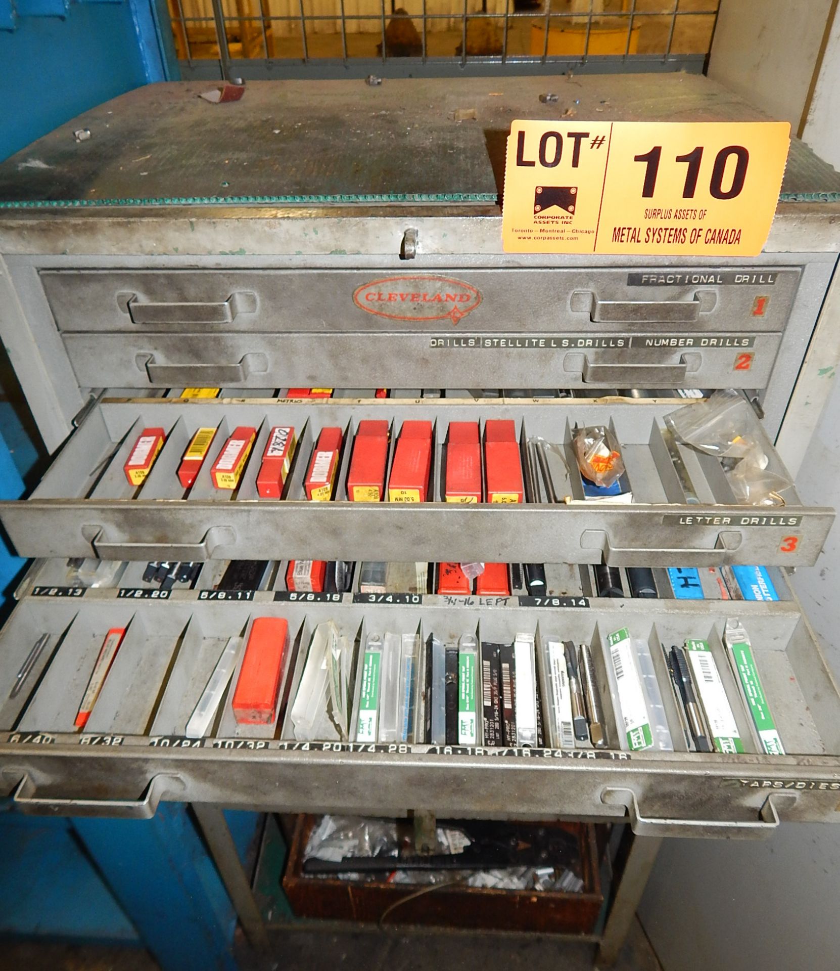 LOT/ CABINET WITH DRILLS AND REAMERS