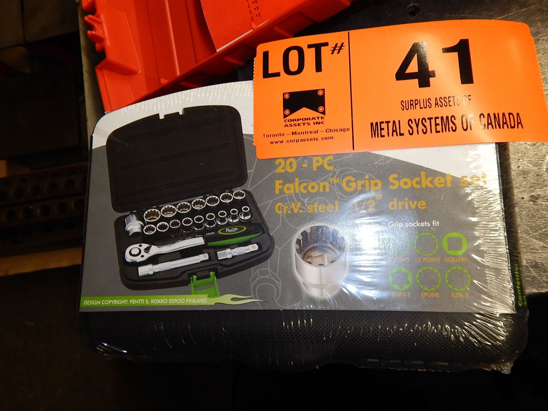 LOT/ FALCON 20 PIECE SOCKET/TOOL SET