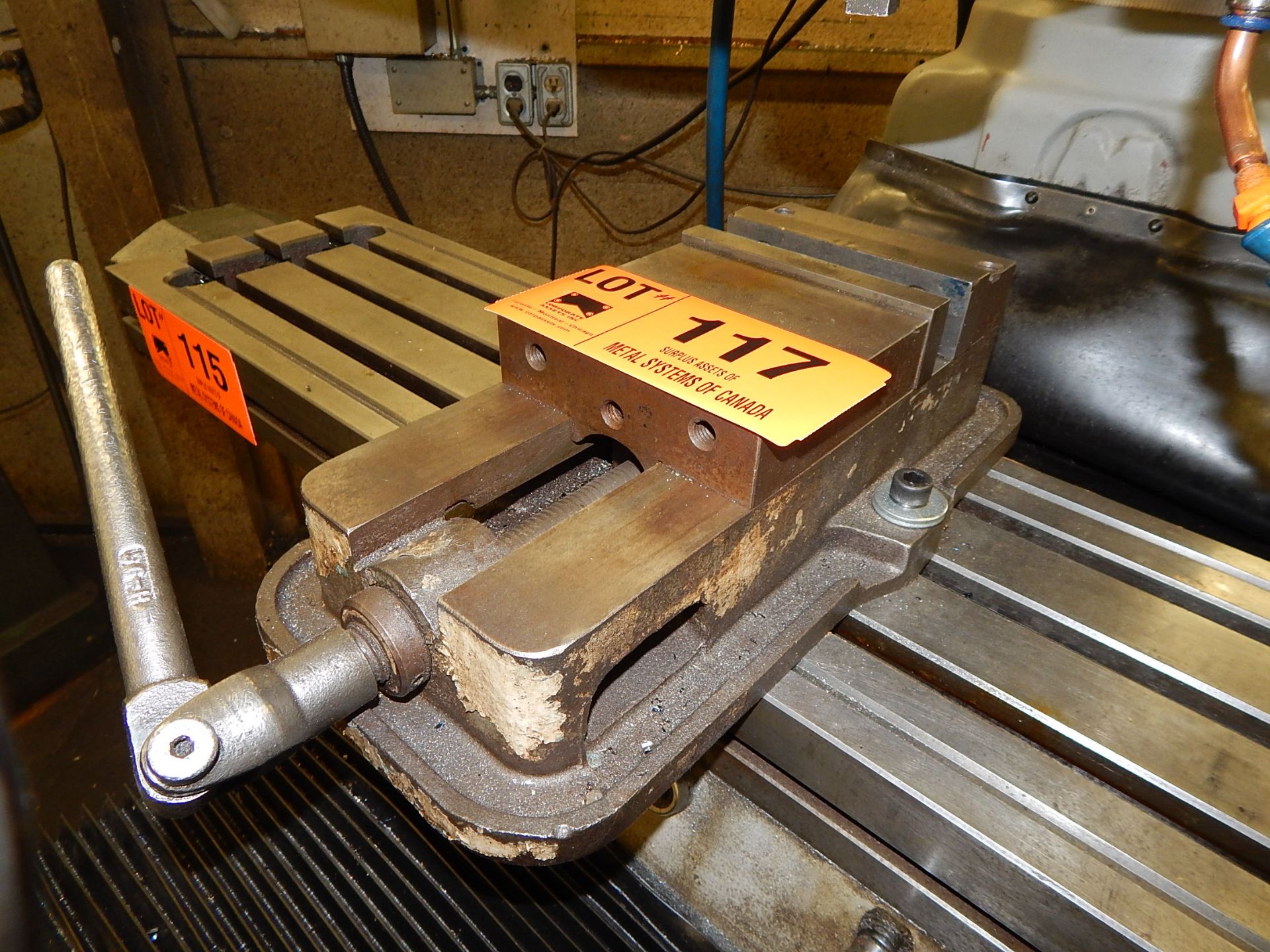 6" MACHINE VISE