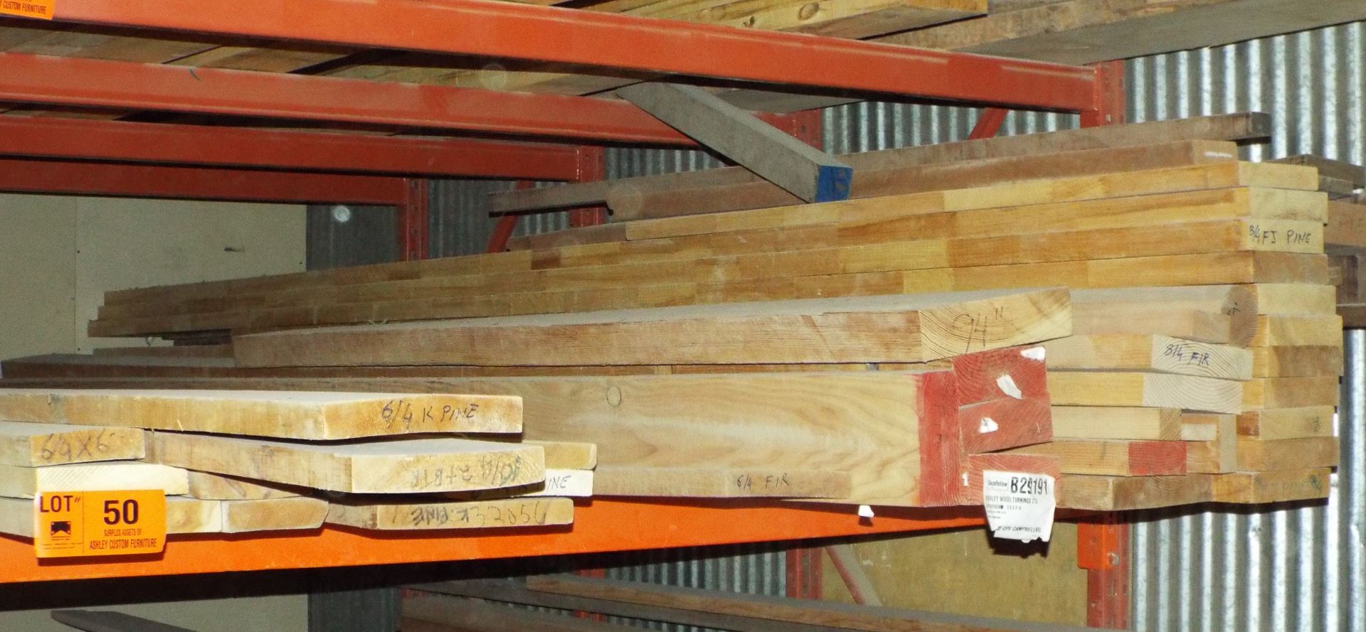 LOT/ CONTENTS OF SHELF - USEABLE MATERIAL: KNOTY PINE, FIR, FINGER JOINT PINE, RIBBON SAPELE, FLAT