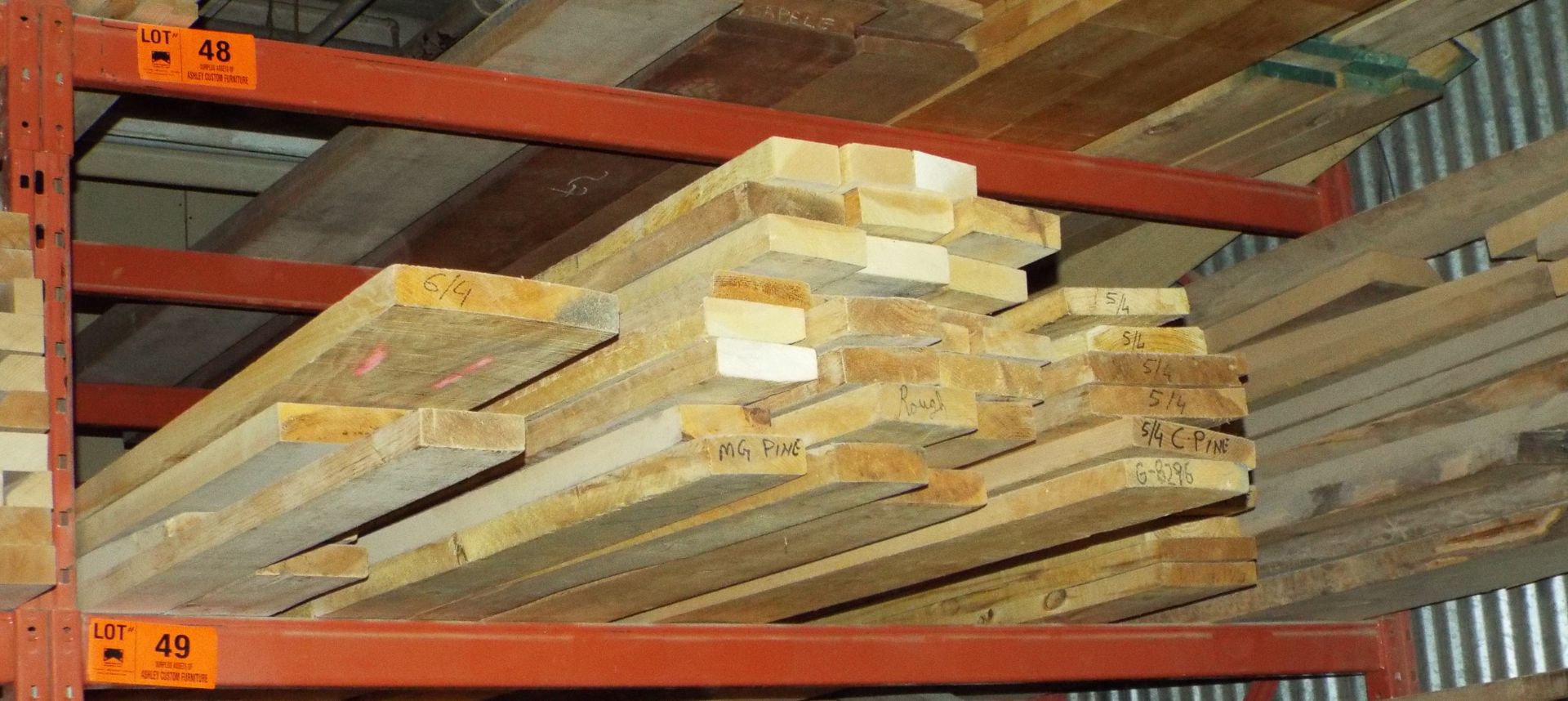 LOT/ CONTENTS OF SHELF - USEABLE MATERIAL: CLEAR PINE, MOLDING GRADE PINE, #1 KNOTY PINE, STEAM