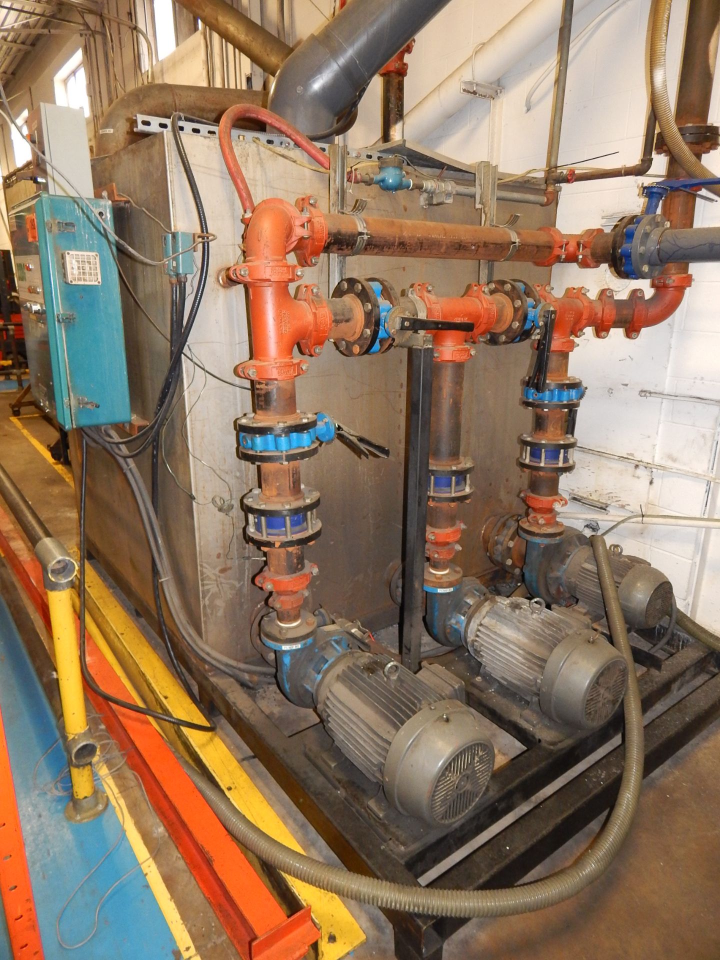 BERG GLYCOL CHILLIER UNIT WITH ANALOG CONTROL, (2) 25HP WEG PUMPS, VALVES AND COMPONENTS S/N: N/A - Image 2 of 2