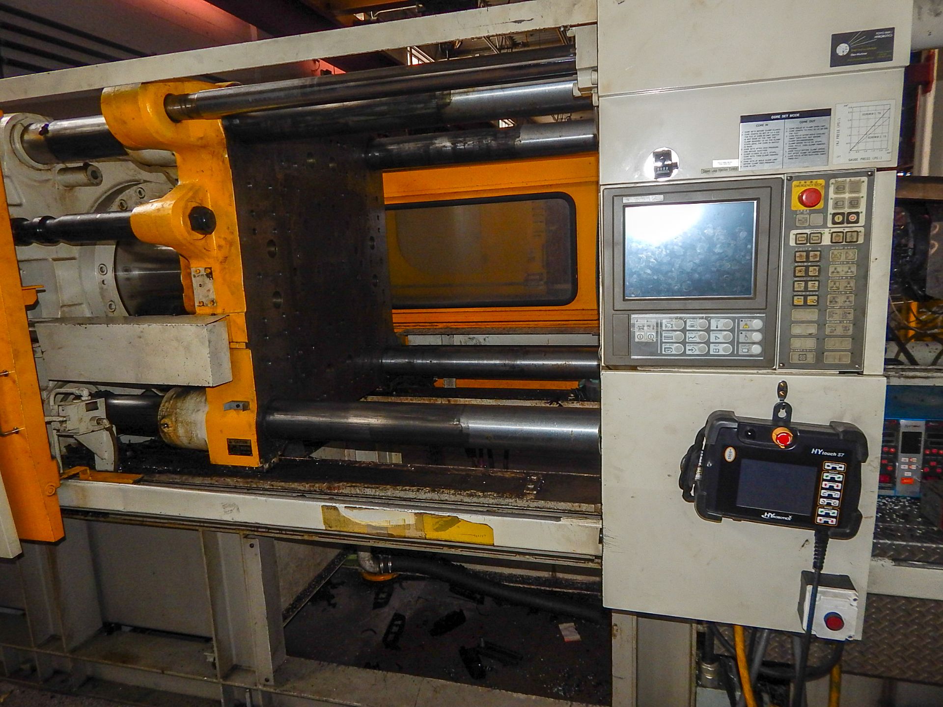 TOSHIBA ISGS390V21-27A PLASTIC INJECTION MOLDER WITH INJECTVISOR V21 DIGITAL CONTROL, 390 TON - Image 6 of 7