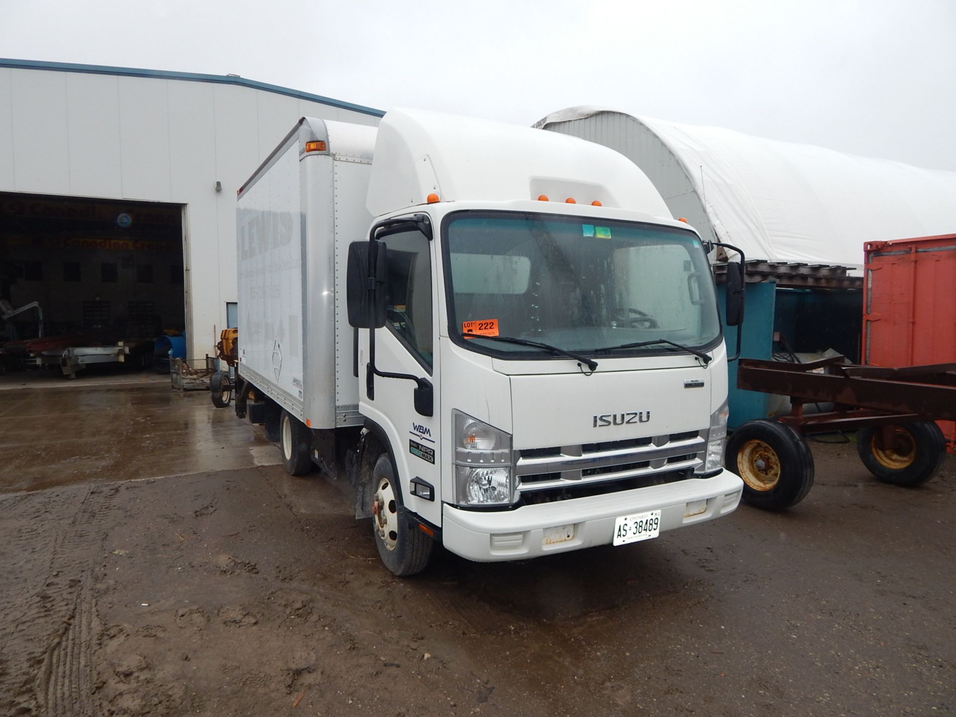 ISUZU (2014) NPR ECO-MAX TILT CAB BOX TRUCK WITH MULTIVANS 13' BOX, POWER LIFT GATE AND ROLL UP - Image 2 of 4