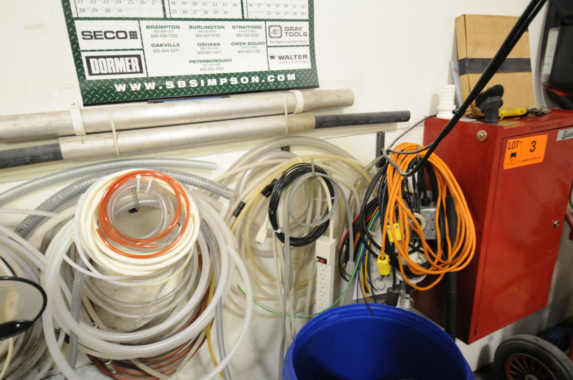 LOT/ STOCK NON FERROUS AND FERROUS RAW MATERIALS WITH HOSE, TUBES AND EXTENSION CORDS - Image 2 of 3