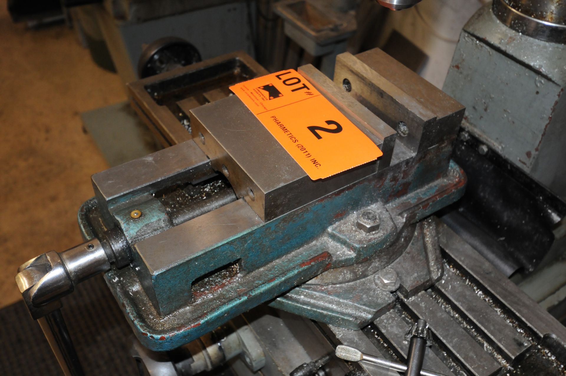 6" MACHINE VISE (LOCATED IN BURLINGTON - ON)