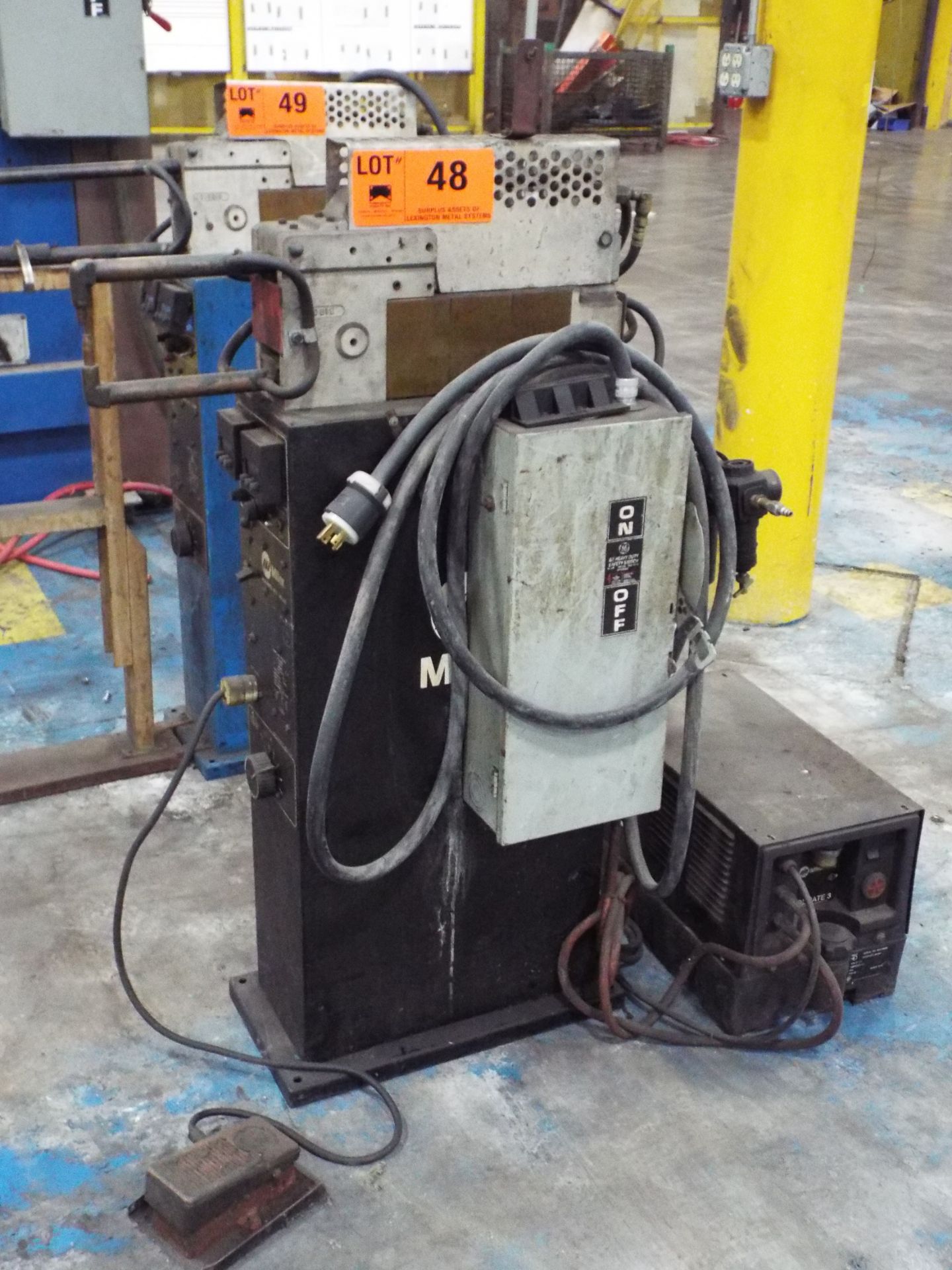 MILLER SSW-2040ATT 20 KVA RESISTANCE SPOT WELDER WITH MILLER COOLMATE 3 CHILLER, S/N: KG273639