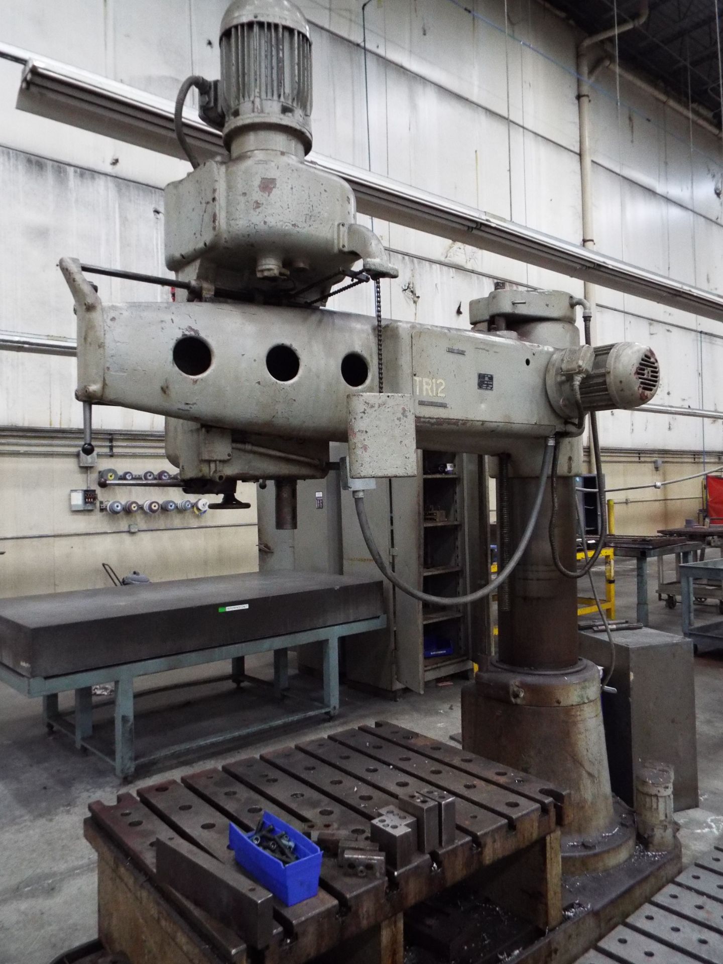 MAS DR4 5' RADIAL ARM DRILL WITH 12" COLUMN, SPEEDS TO 2000 RPM, BOX TABLE, S/N: 7936 (CI) - Image 4 of 4