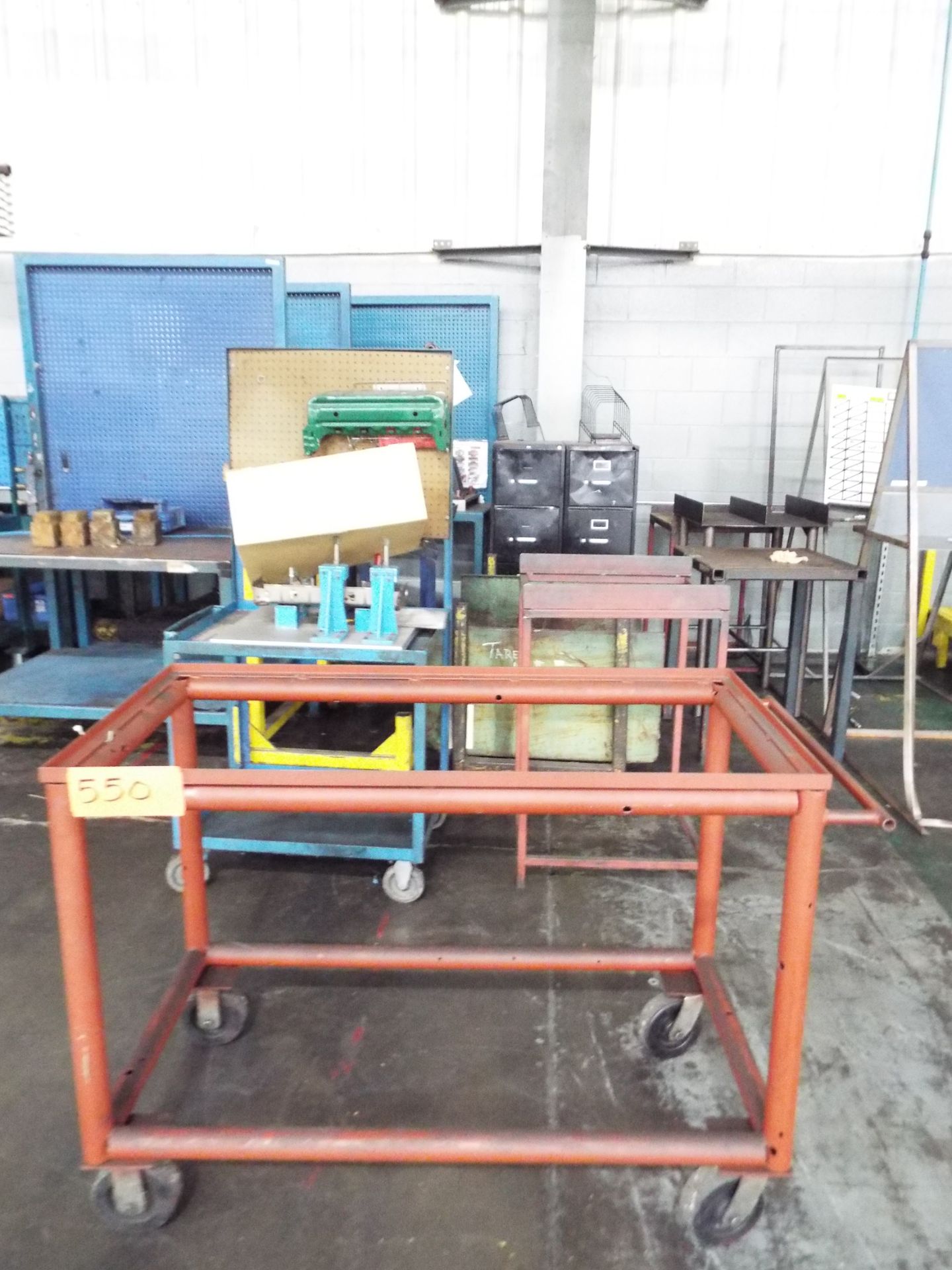 LOT/ STEEL CARTS AND TABLES