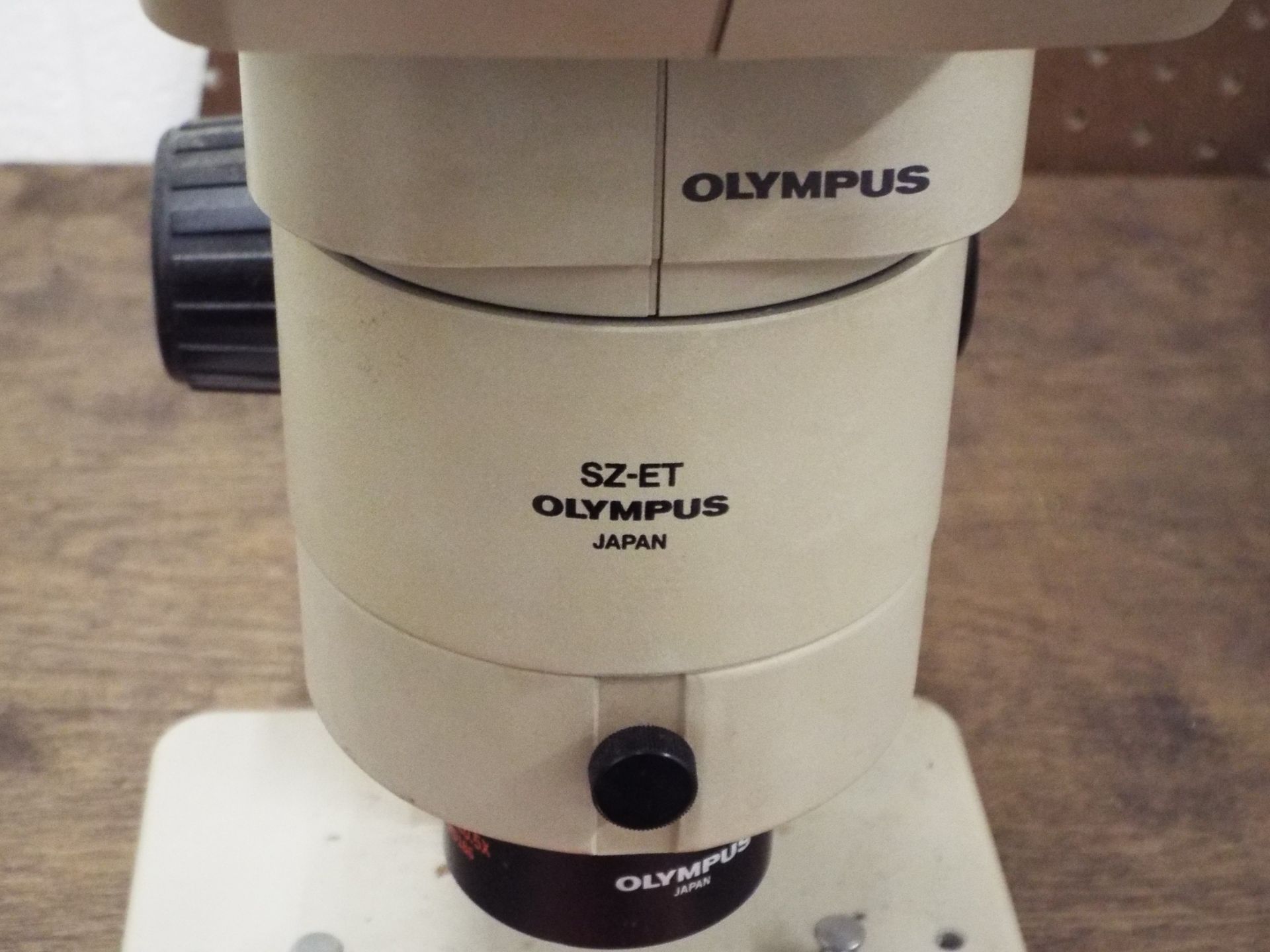 OLYMPUS SZ-ET STEREO MICROSCOPE WITH OLYMPUS SZ-CTV C-MOUNT TV ADAPTER - Bild 3 aus 3