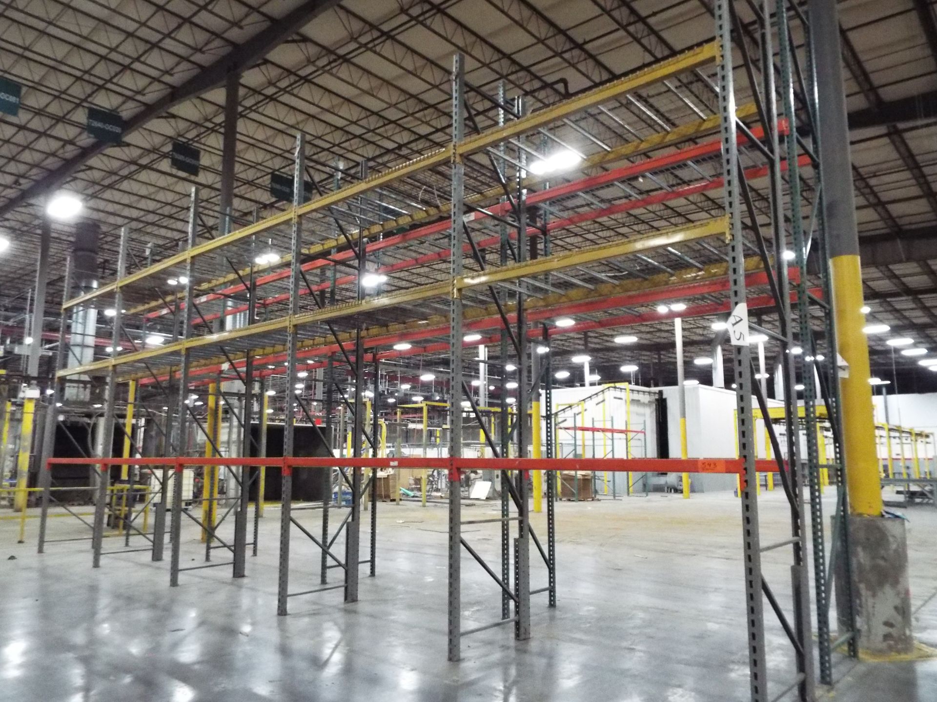 LOT/ (10) SECTIONS OF MEDIUM DUTY PALLET RACKING (CI)