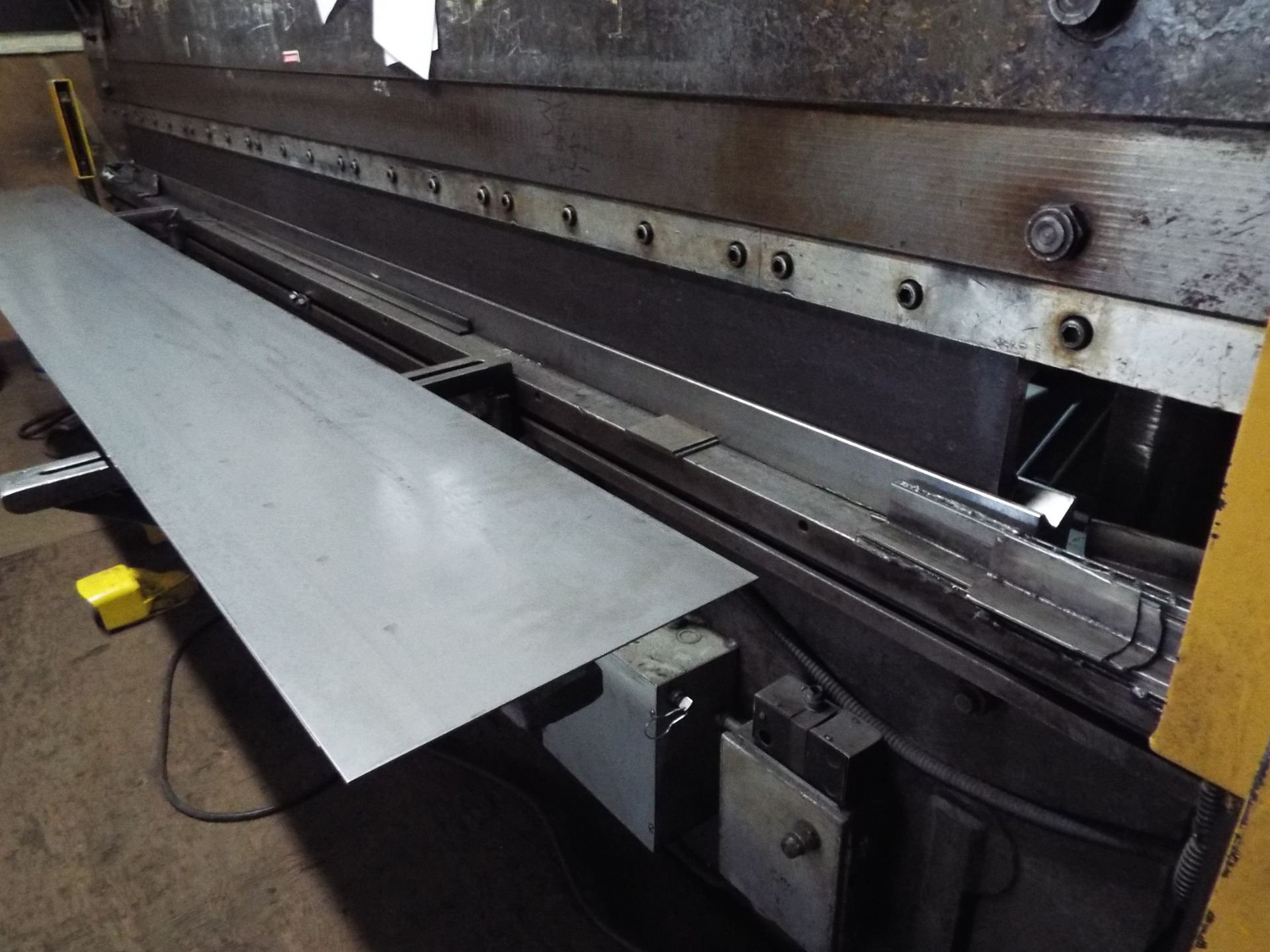 PACIFIC HYDRAULIC PRESS BRAKE WITH APPROX. 175 TON CAPACITY, 168" OVERALL BENDING LENGTH, 144" - Image 3 of 4