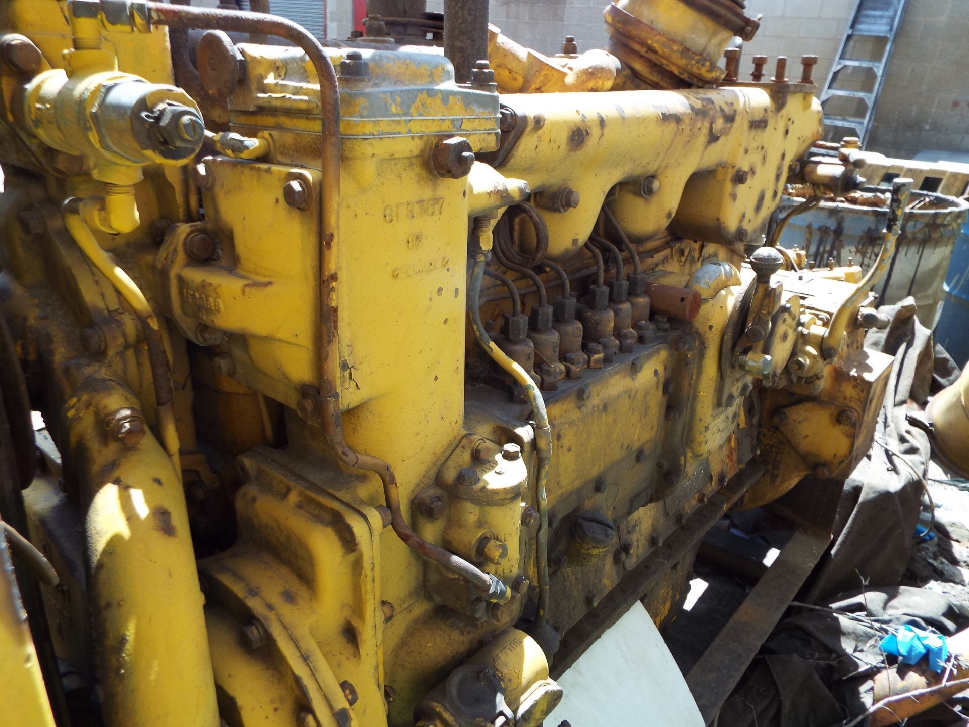 CATERPILLAR D318 DIESEL ENGINE WITH 6 CYLINDERS, 104 HP, CATERPILLAR STARTER, S/N: 5V15993 (CI) - Image 5 of 5