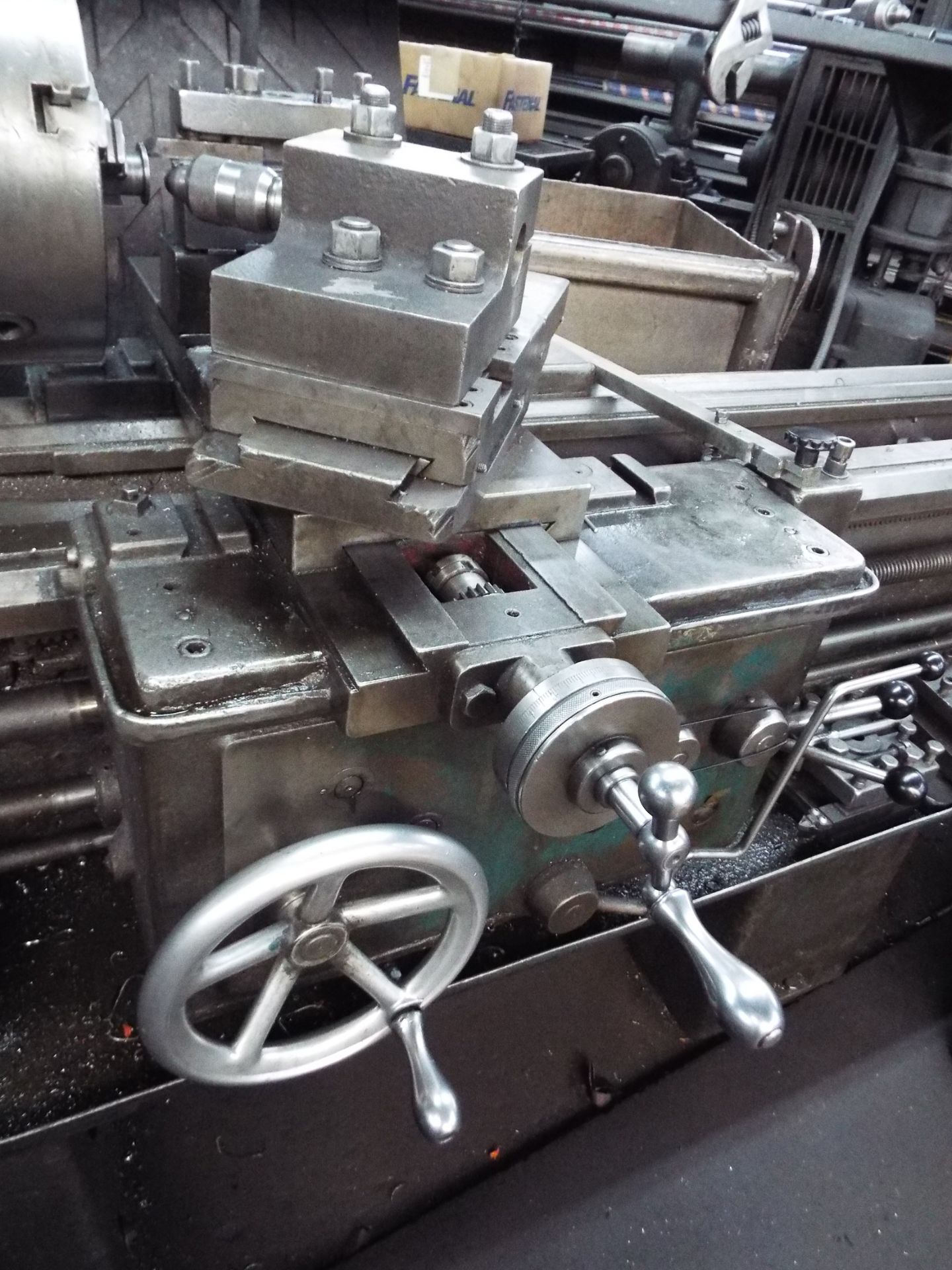 MEUSER & CO. ENGINE LATHE WITH 18" SWING, APPROX. 66" BETWEEN CENTERS, 2" SPINDLE BORE, SPEEDS TO - Image 4 of 8