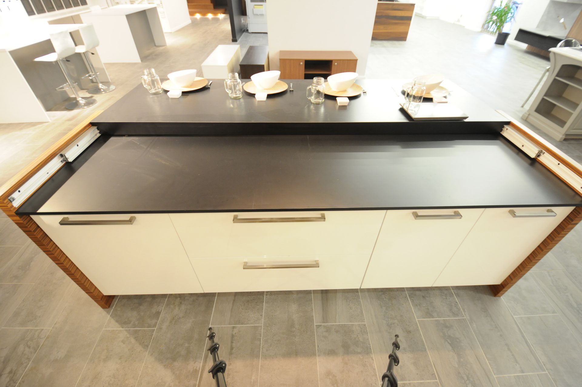 CENTER ISLAND WITH MINI BAR AND SLIDING TOP - ILOT AVEC MINI BAR ET TABLE GLISSANTE - Image 8 of 8