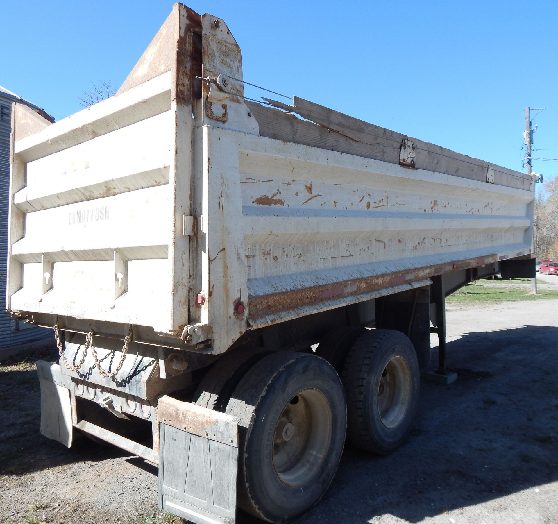 MFG N/A 24' TANDEM AXLE HYDRAULIC DUMP TRAILER VIN: N/A - Image 4 of 6