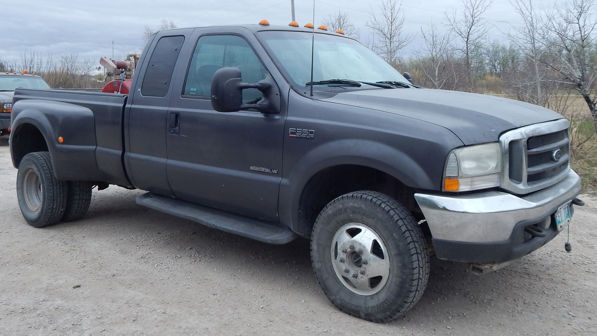 FORD (2001) F350 LARIAT EXTENDED CAB PICKUP TRUCK WITH POWERSTROKE 7.3 V8 TURBO DIESEL ENGINE,