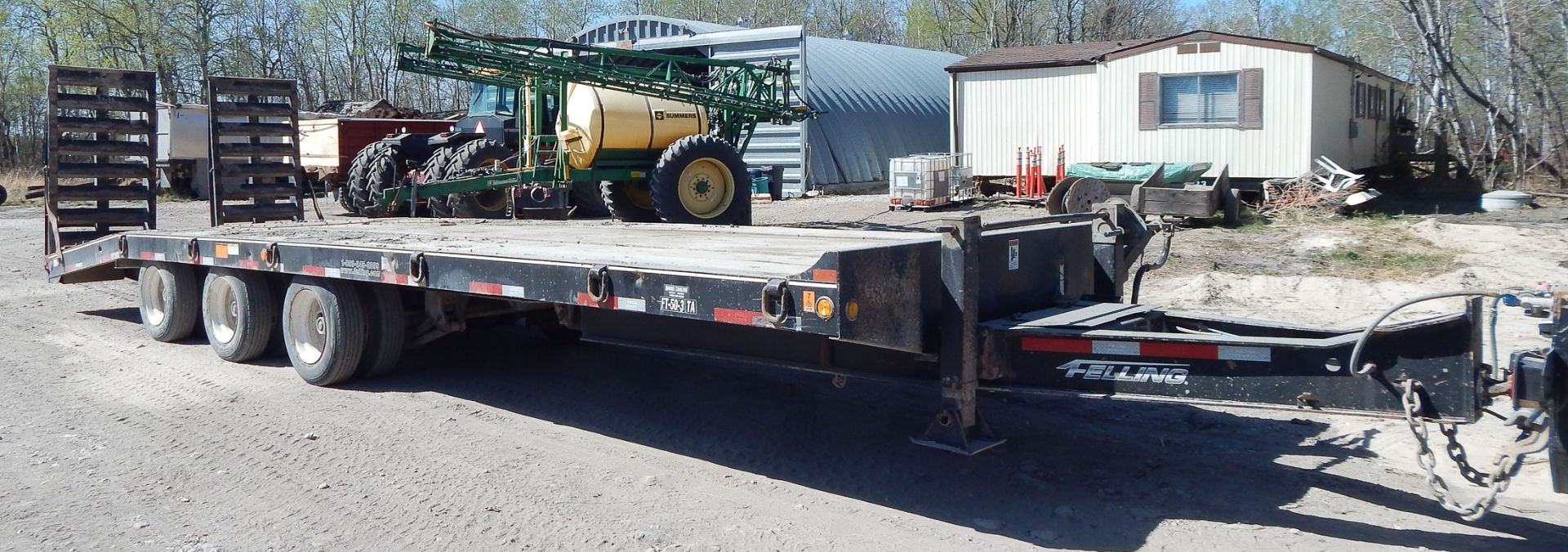 FELLING 24' X 8' TRI-AXLE FLATDECK TRAILER WITH LOADING RAMPS, AIR BRAKE, VIN: 5FTFA3035E1001493