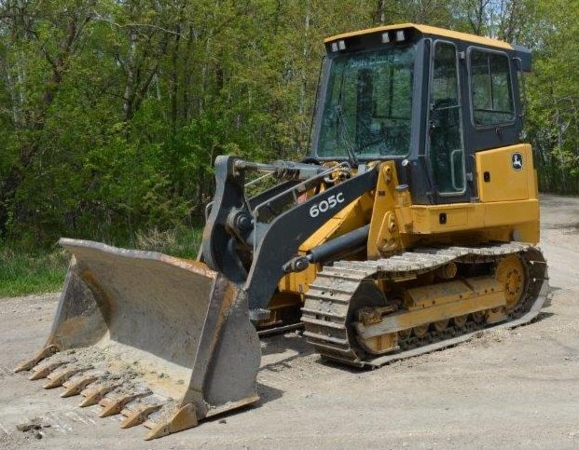 JOHN DEERE (2009) 605C CRAWLER DOZER WITH TURBO DIESEL ENGINE