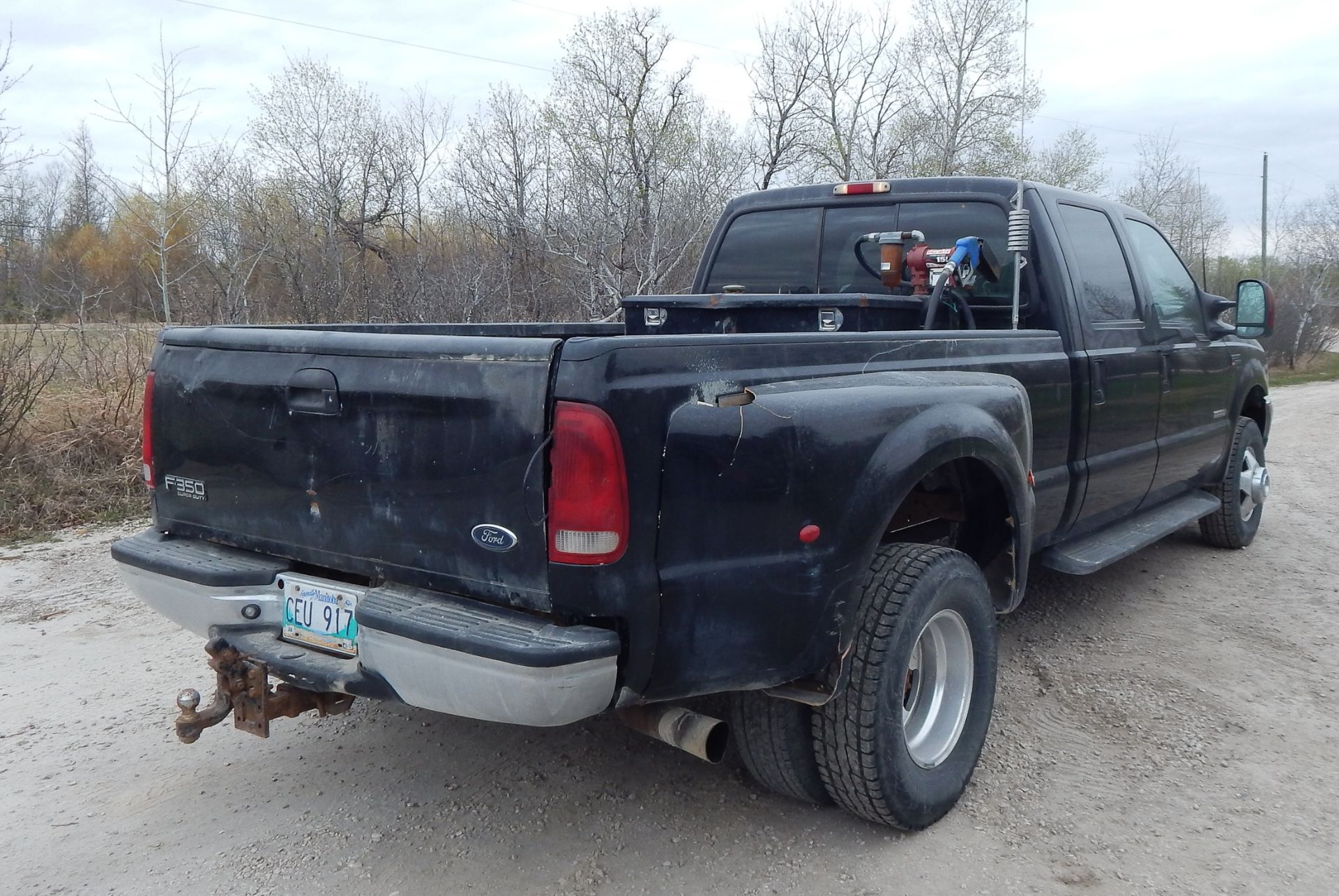 FORD (2003) F350 LARIAT CREW CAB PICKUP TRUCK WITH POWERSTROKE 6.0 V8 TURBO DIESEL ENGINE, AUTOMATIC - Image 4 of 5