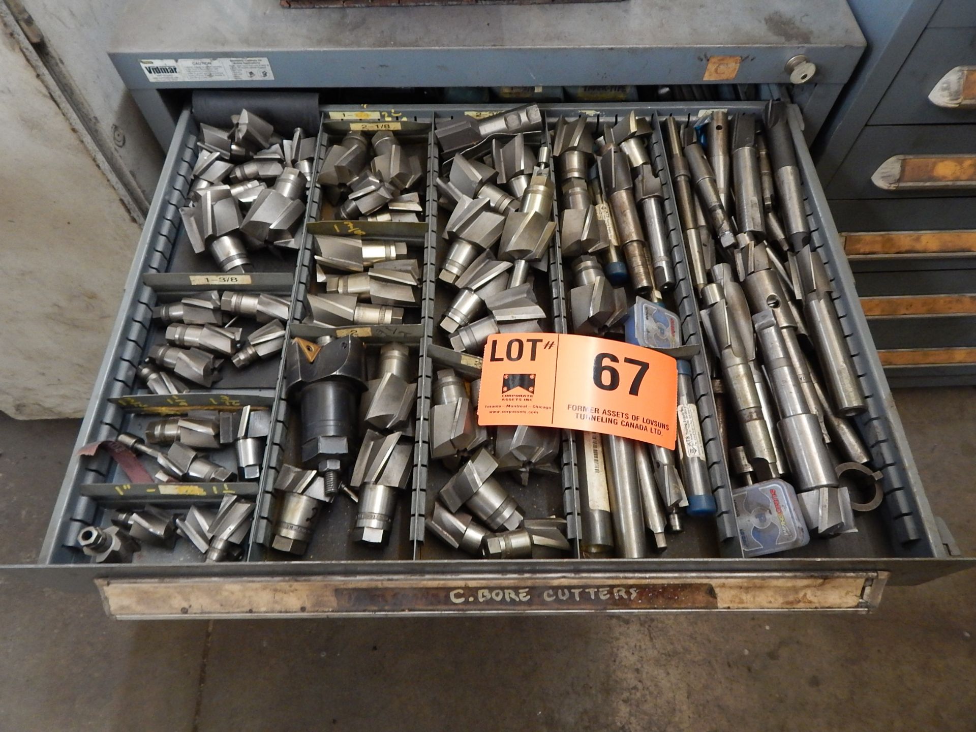 LOT/ CONTENTS OF DRAWER CONSISTING OF CUTTERS