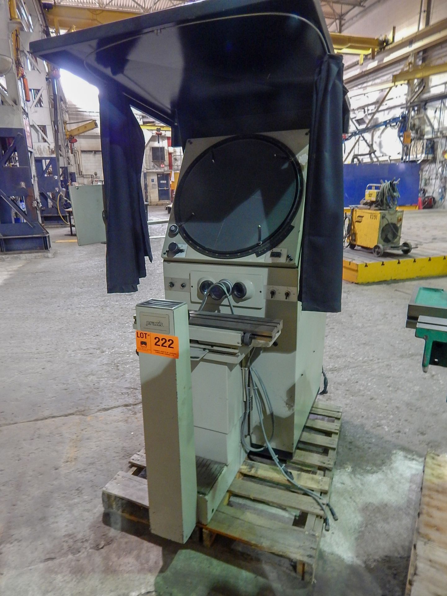 PRAZIS OPTICAL COMPARATOR