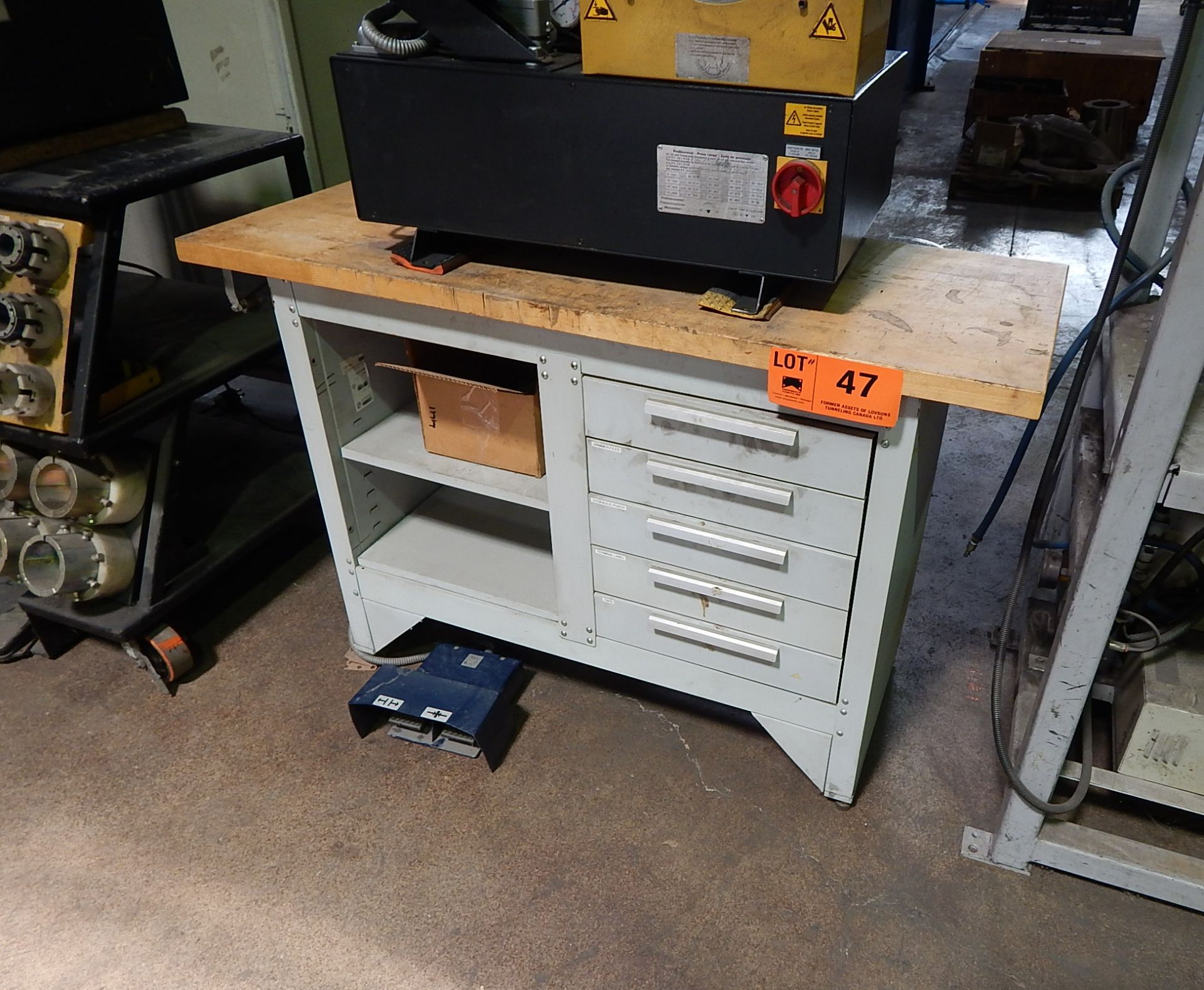 LISTA TYPE BUTCHER BLOCK WORK BENCH WITH DRAWERS