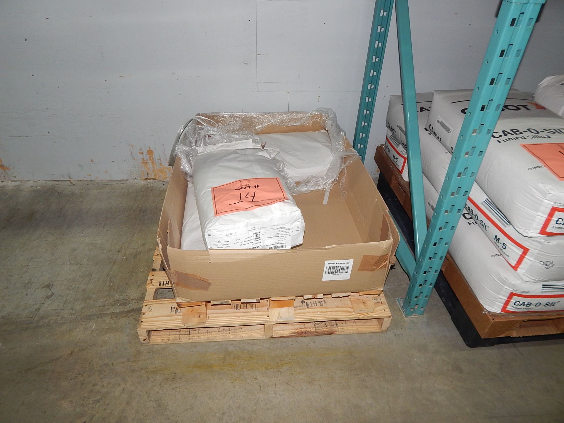LOT/ SKID WITH CONTENTS CONSISTING OF 20KG BAGS OF STEARIC ACID TABLETS