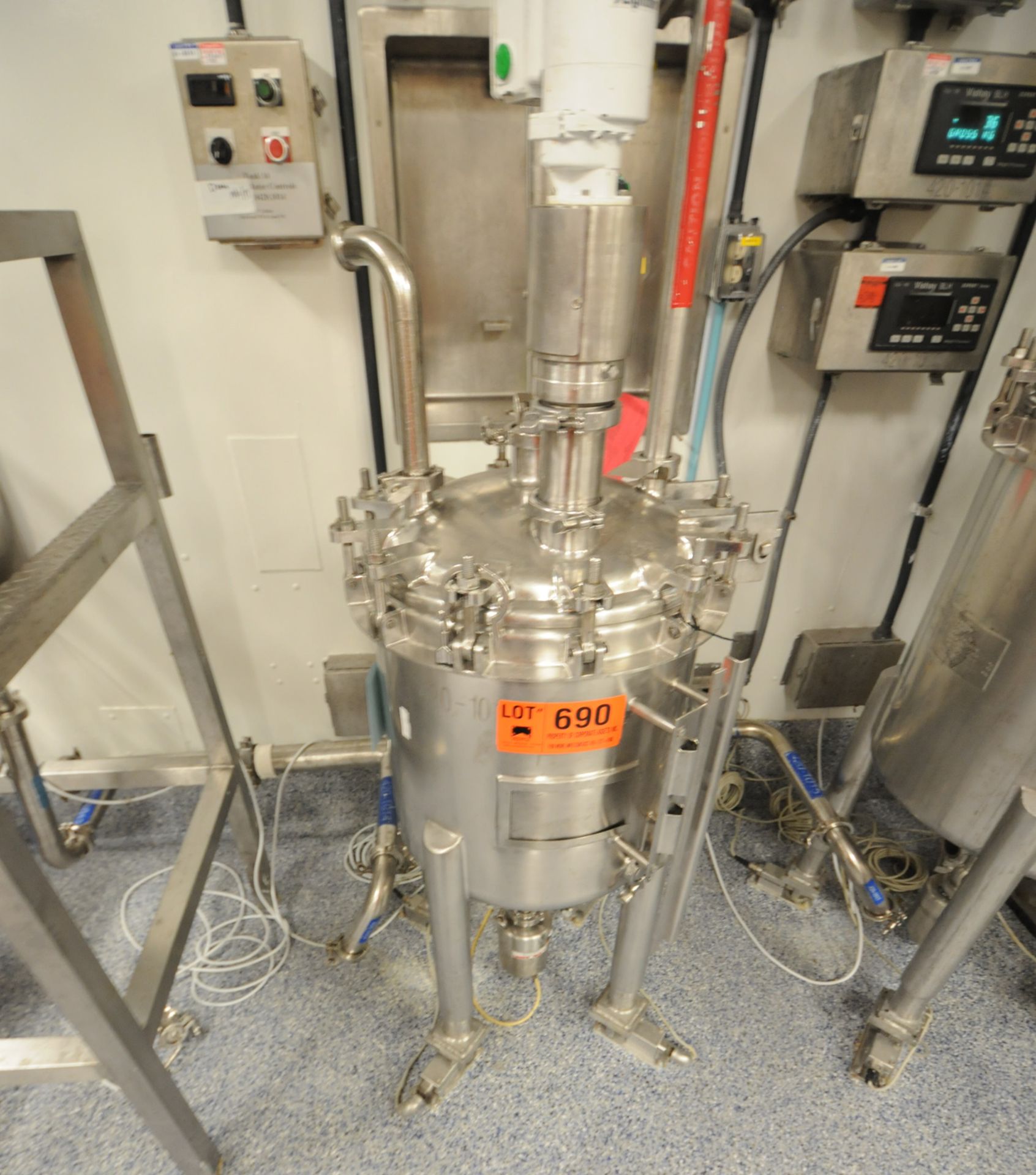 DCI T#14 STAINLESS STEEL MIXING TANK WITH, 50 PSIG @ 300 DEG F VESSEL MAWP, LIGHTNIN TOP OFFSET