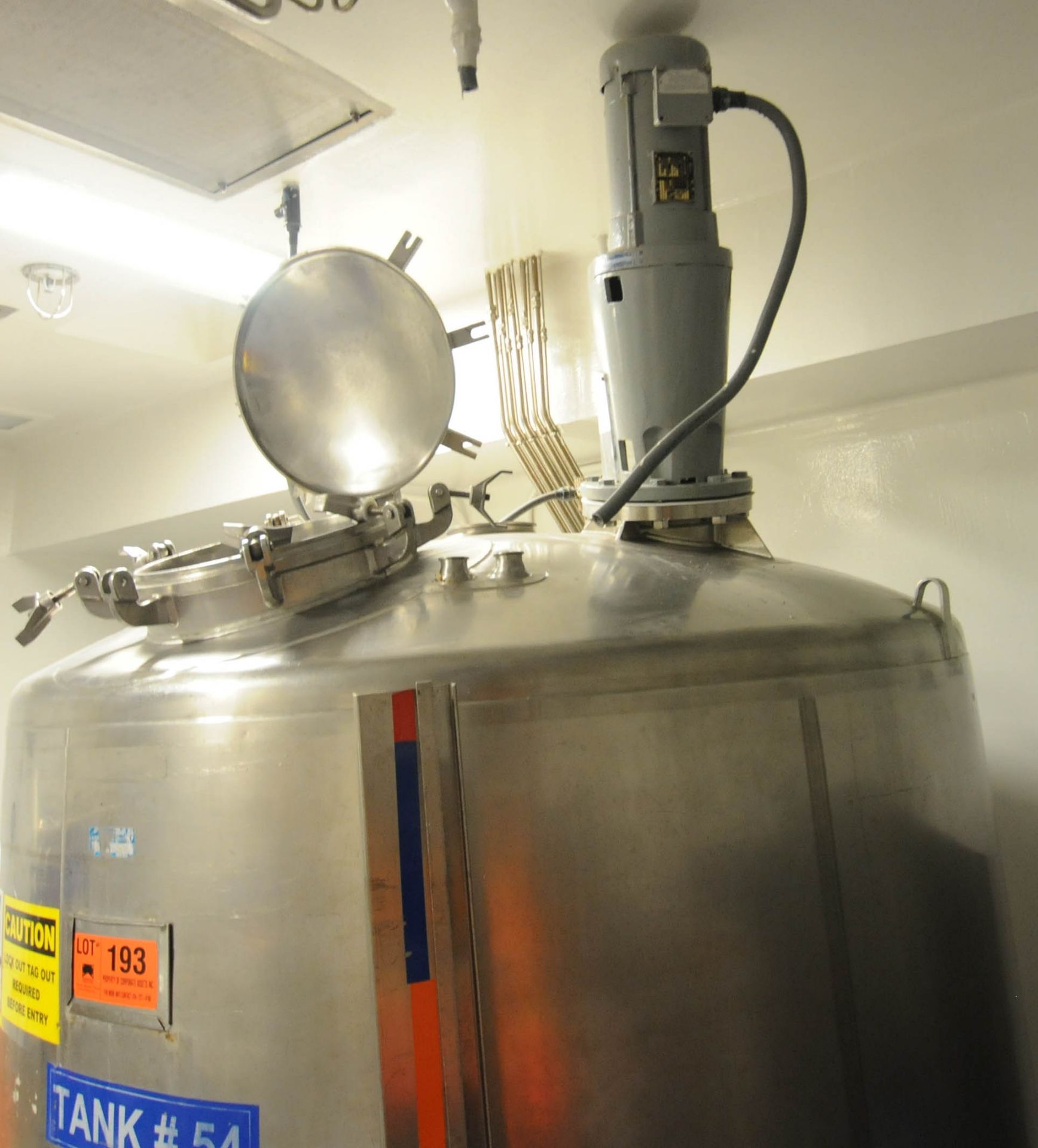 MUELLER T#54 STAINLESS STEEL JACKETED MIXING TANK WITH 4500 LITER CAPACITY, 25 PSI @ 300 DEG F - Image 2 of 6