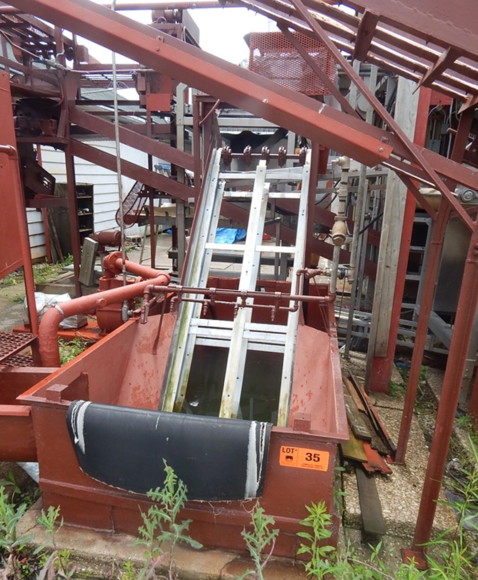 APPROX 8' INCLINE CONVEYOR (CI)