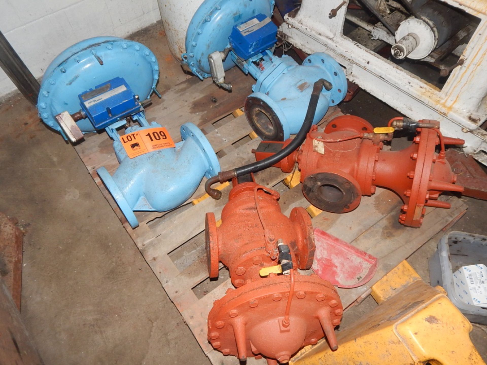 LOT/ (4) AUTOMATIC GATE VALVES