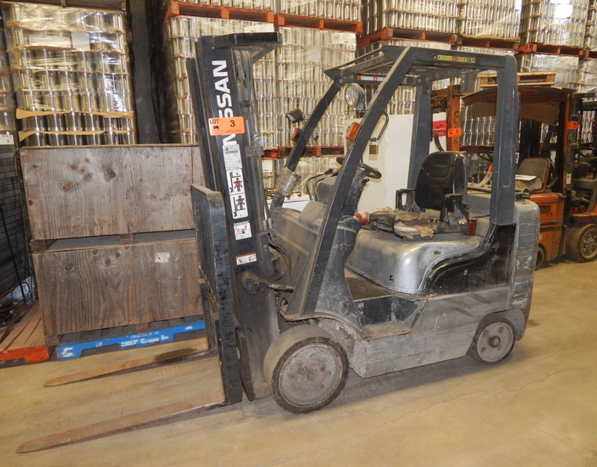 NISSAN MCPL02A2SLV LPG FORKLIFT WITH 4400 LB. CAPACITY, 187" VERTICAL LIFT, SIDE SHIFT, CUSHION