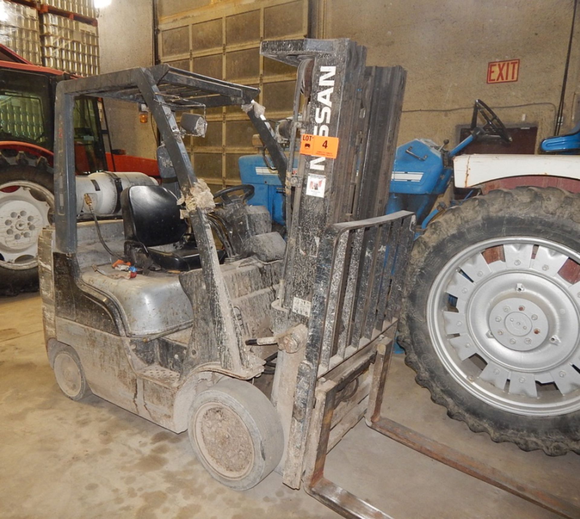 NISSAN MCPL02A2SLV LPG FORKLIFT WITH 4400 LB. CAPACITY, 187" VERTICAL LIFT, SIDE SHIFT, CUSHION