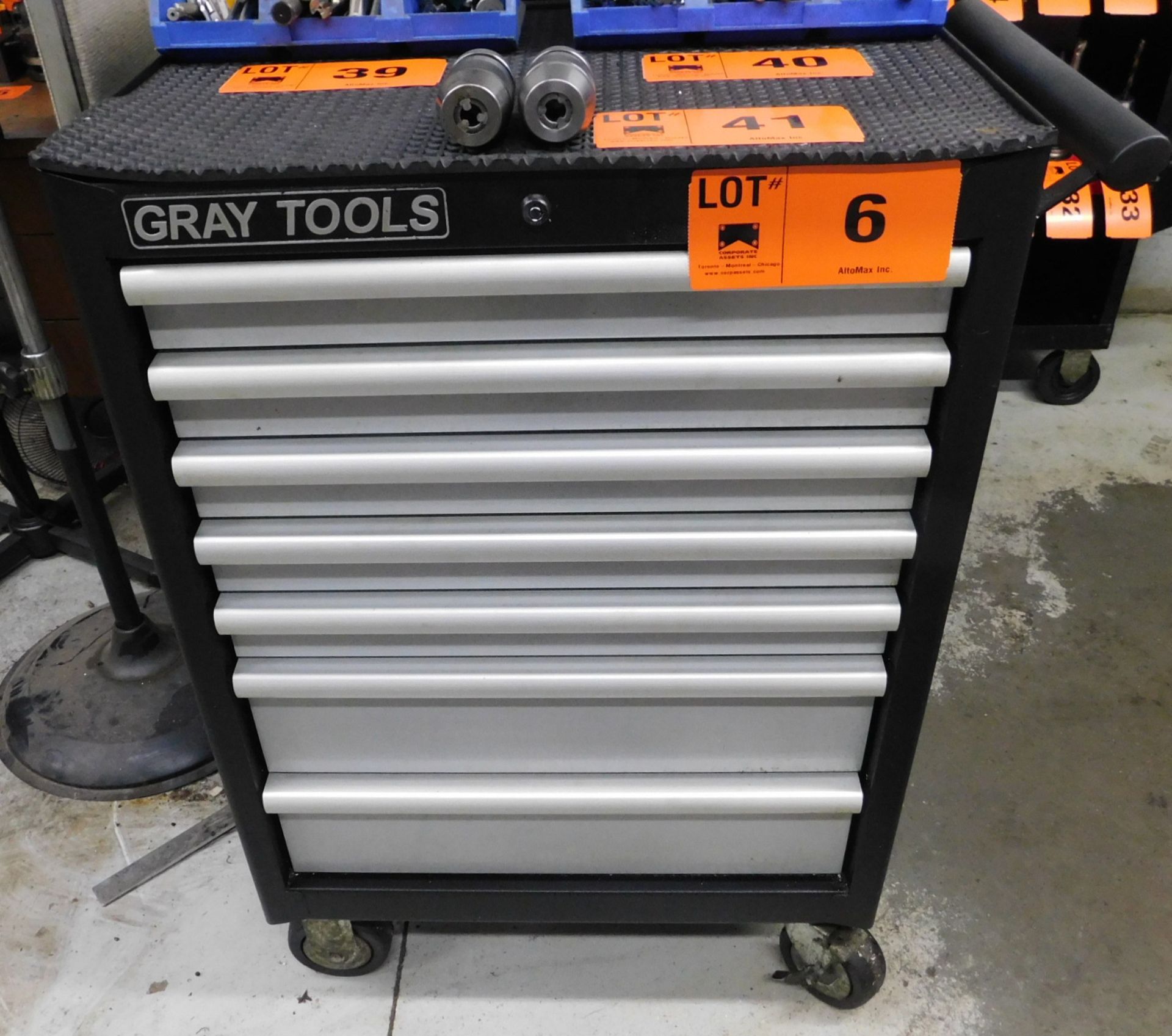 GRAY ROLLING TOOL BOX