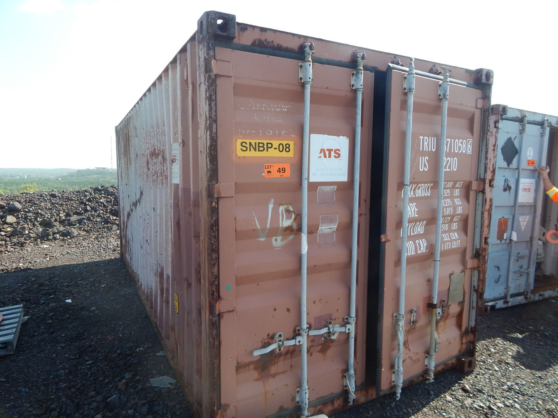 26' X 8' 1/2" SHIPPING CONTAINER