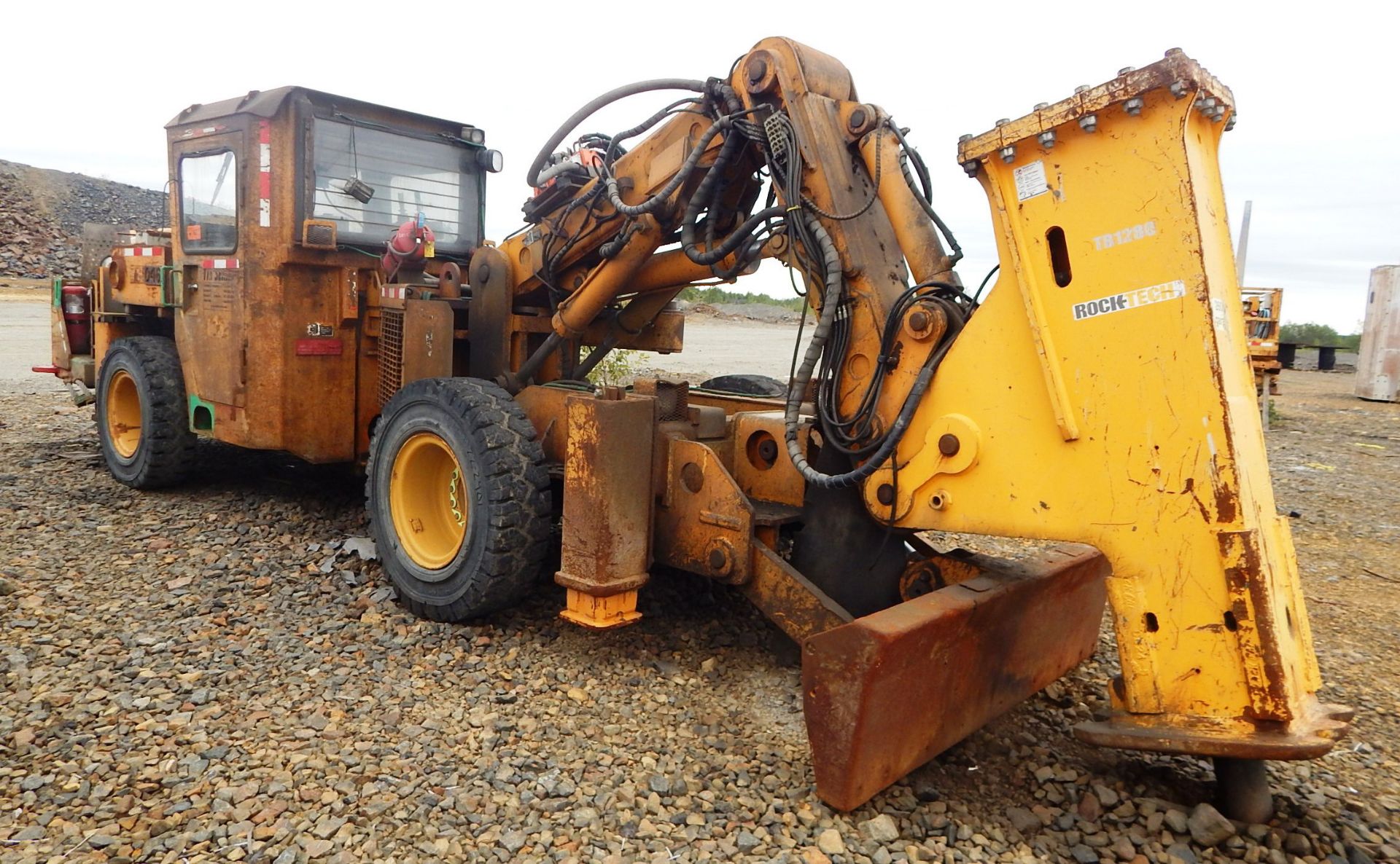 BTI TM15X-TB1280XCS ROCK BREAKER WITH ROCK TECH BT1280 ATTACHMENT S/N: 2006046 (UNIT 046)(LOCATED AT - Image 13 of 16