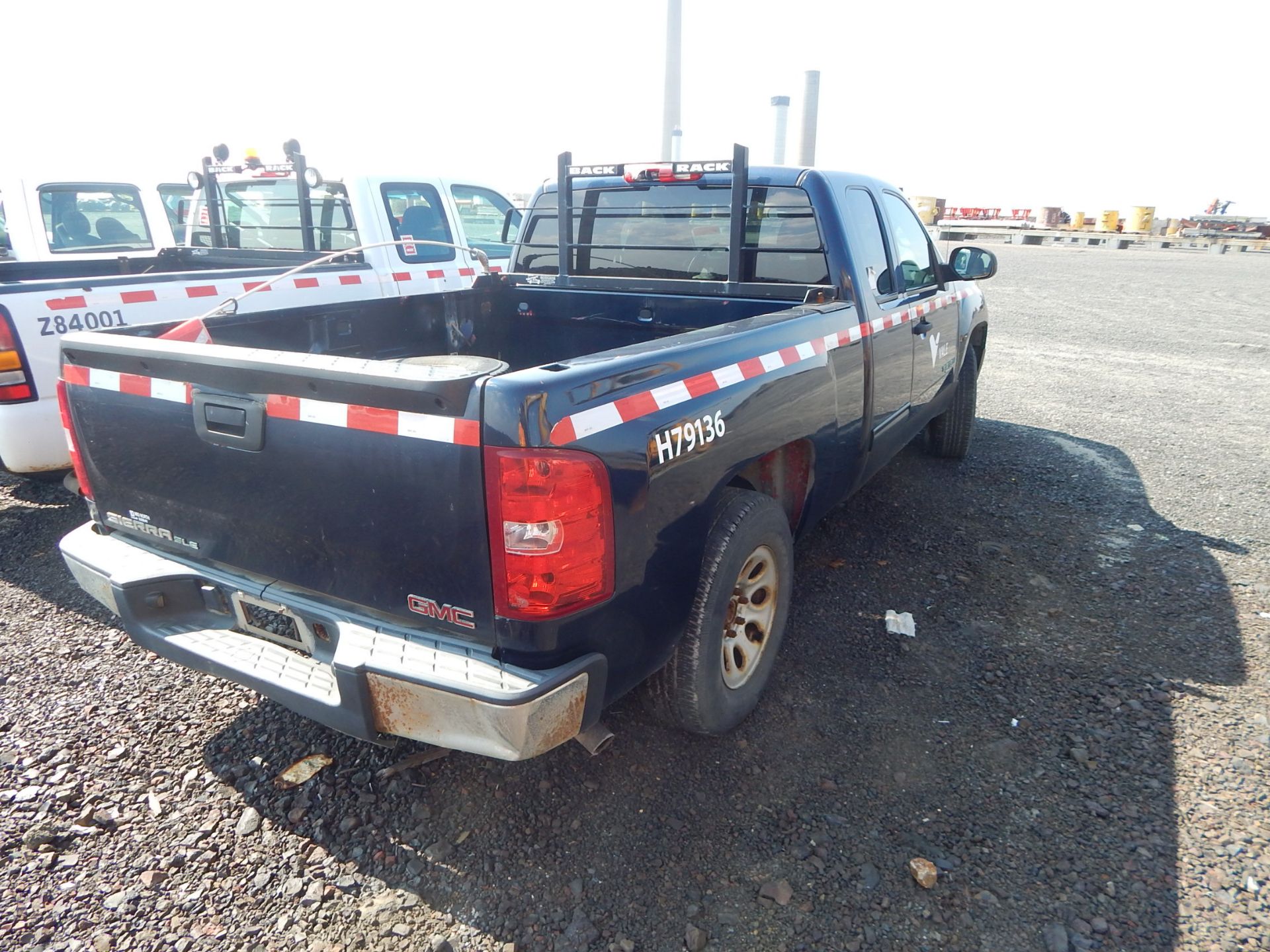 GMC SIERRA 1500 (2008) PICKUP TRUCK WITH V8 ENGINE, AUTOMATIC TRANSMISSION, 4X4, EXTENDED CAB VIN: - Image 3 of 5