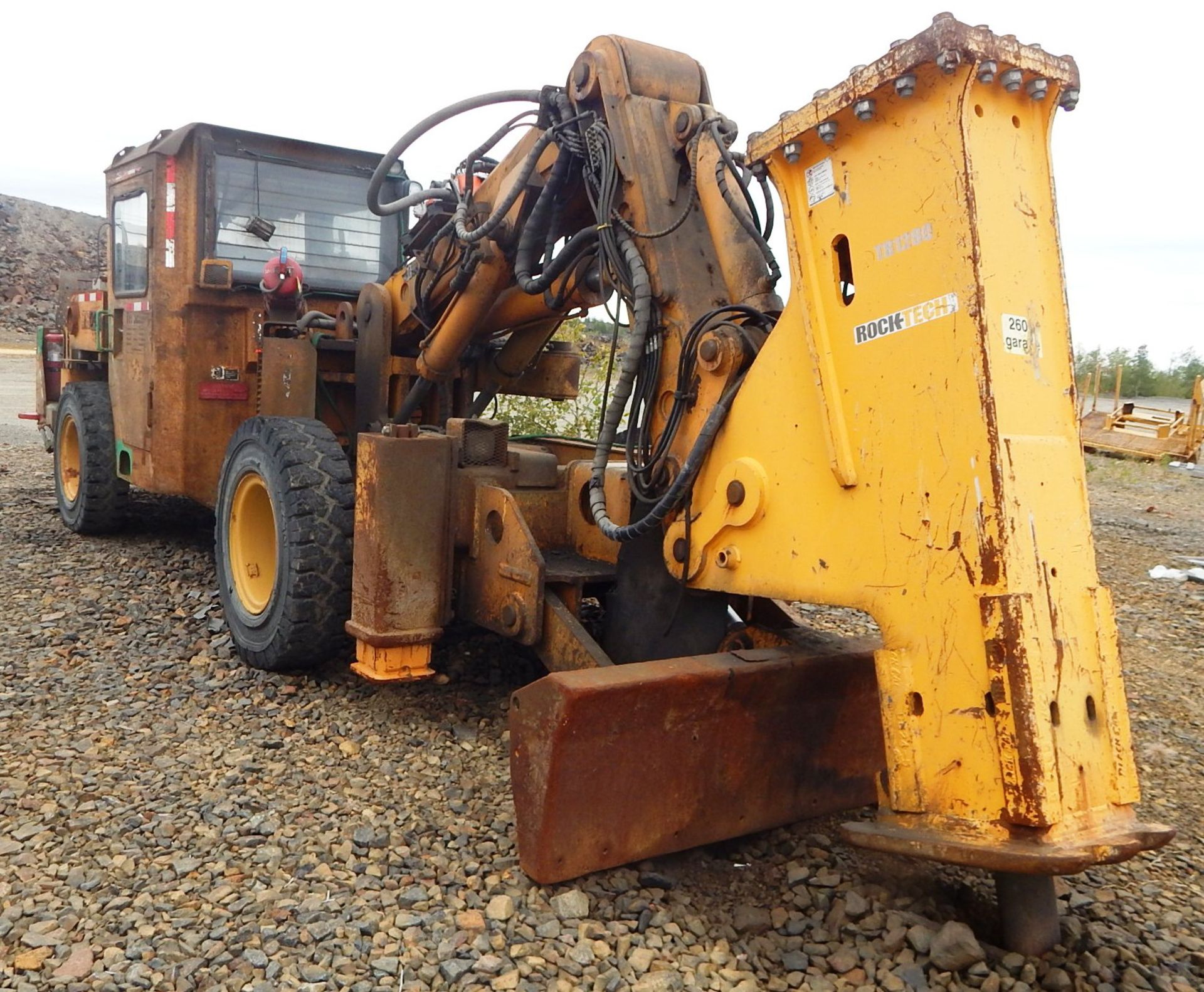 BTI TM15X-TB1280XCS ROCK BREAKER WITH ROCK TECH BT1280 ATTACHMENT S/N: 2006046 (UNIT 046)(LOCATED AT - Image 5 of 16