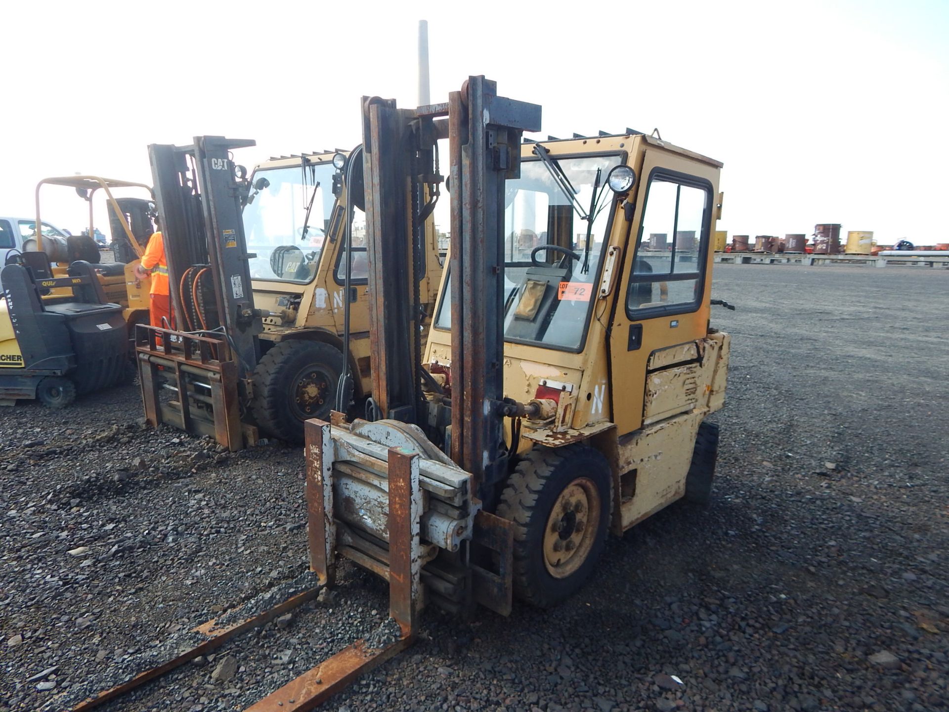 CATERPILLAR V40D LPG FORKLIFT WITH 4000LBS CAPACITY, 173" MAX REACH, THREE STAGE MAST, OUTDOOR