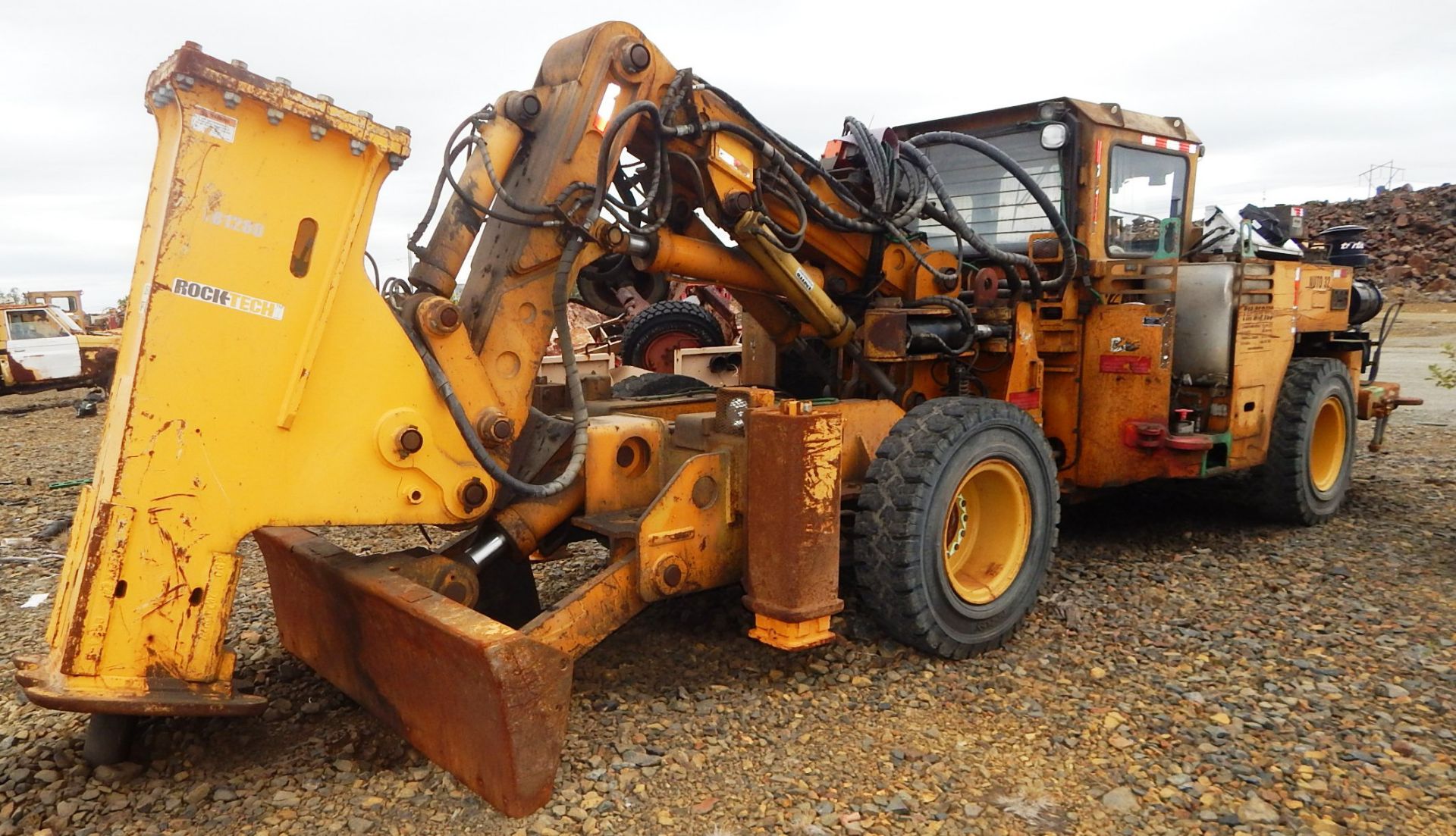 BTI TM15X-TB1280XCS ROCK BREAKER WITH ROCK TECH BT1280 ATTACHMENT S/N: 2006046 (UNIT 046)(LOCATED AT - Image 4 of 16