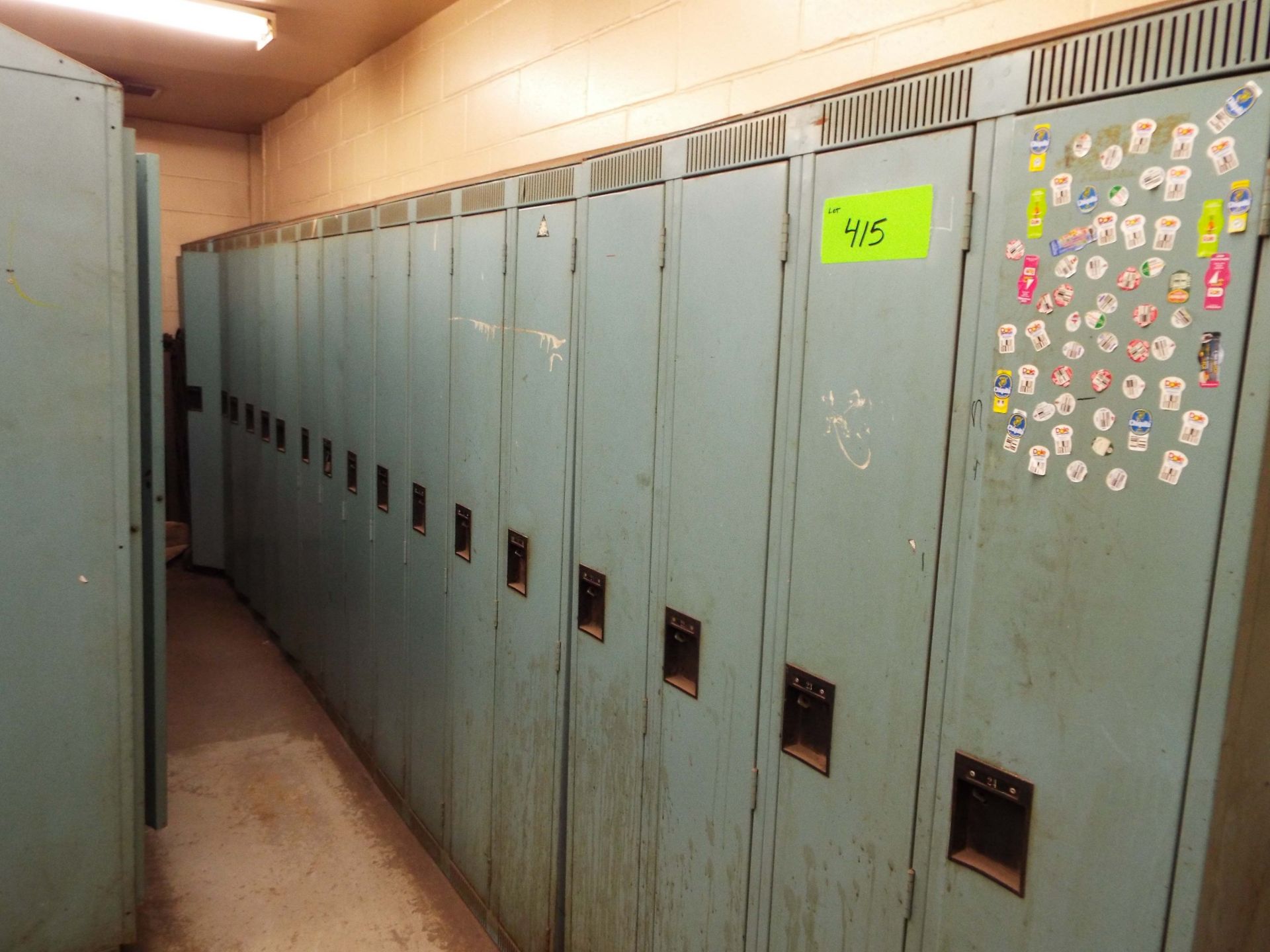 LOT/ LOCKERS