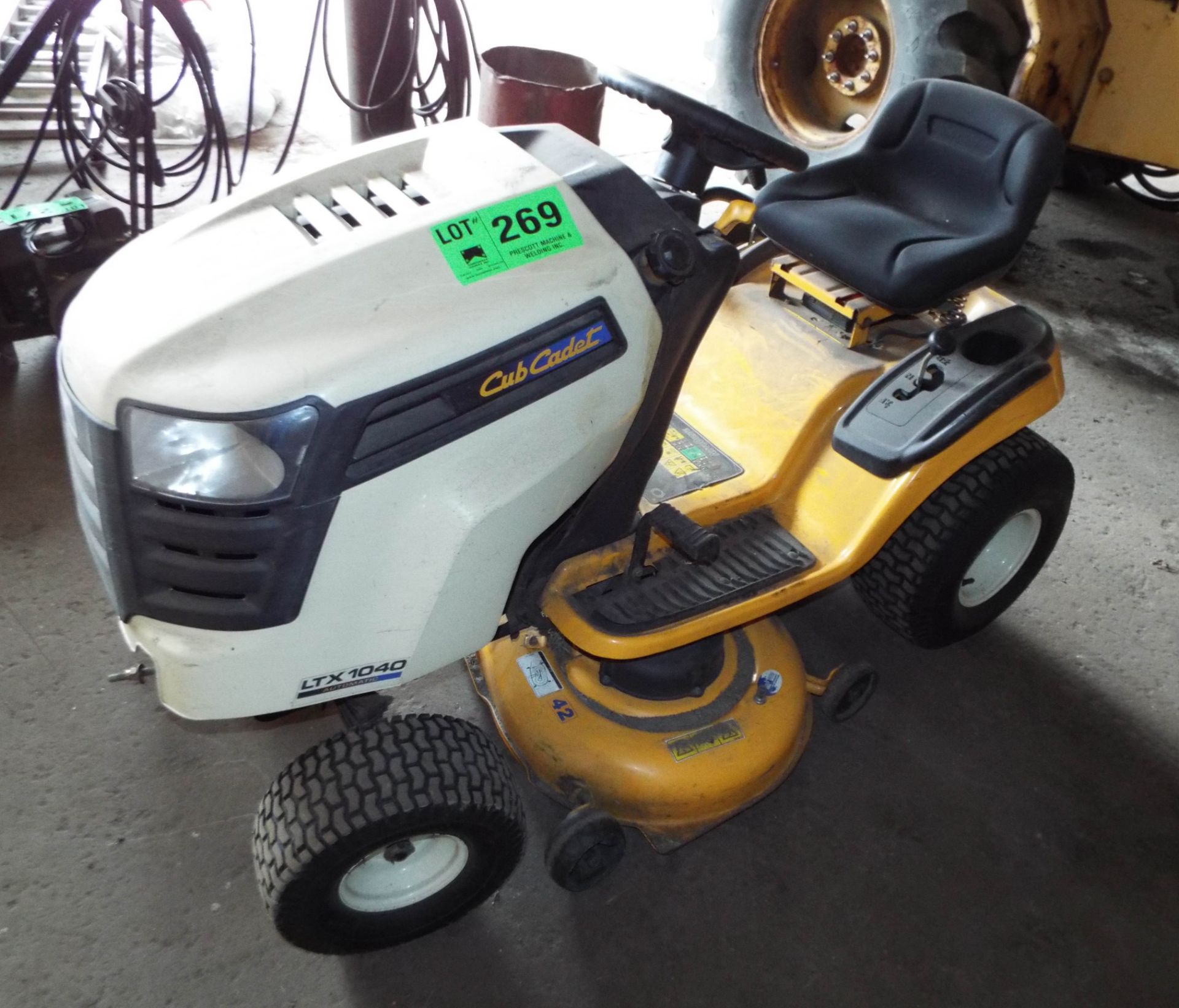 CUB CADET LTX1040 AUTOMATIC LAWN TRACTOR WITH 42" BLADE DECK, KOHLER COURAGE 19 TWIN CAM OHV 597CC - Image 2 of 2