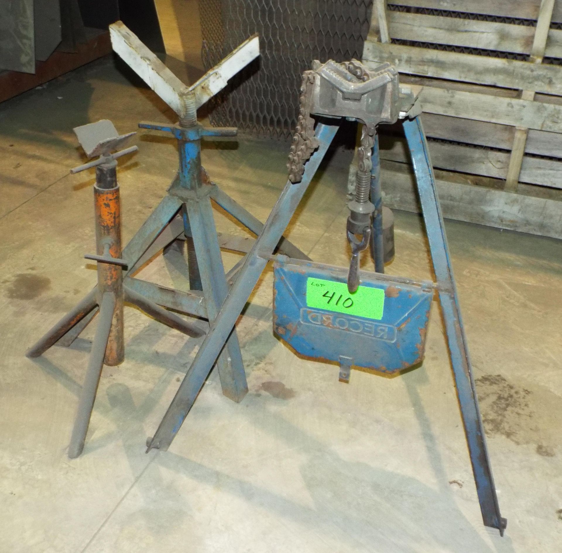LOT/ RECORD VISE STAND WITH MATERIAL STANDS