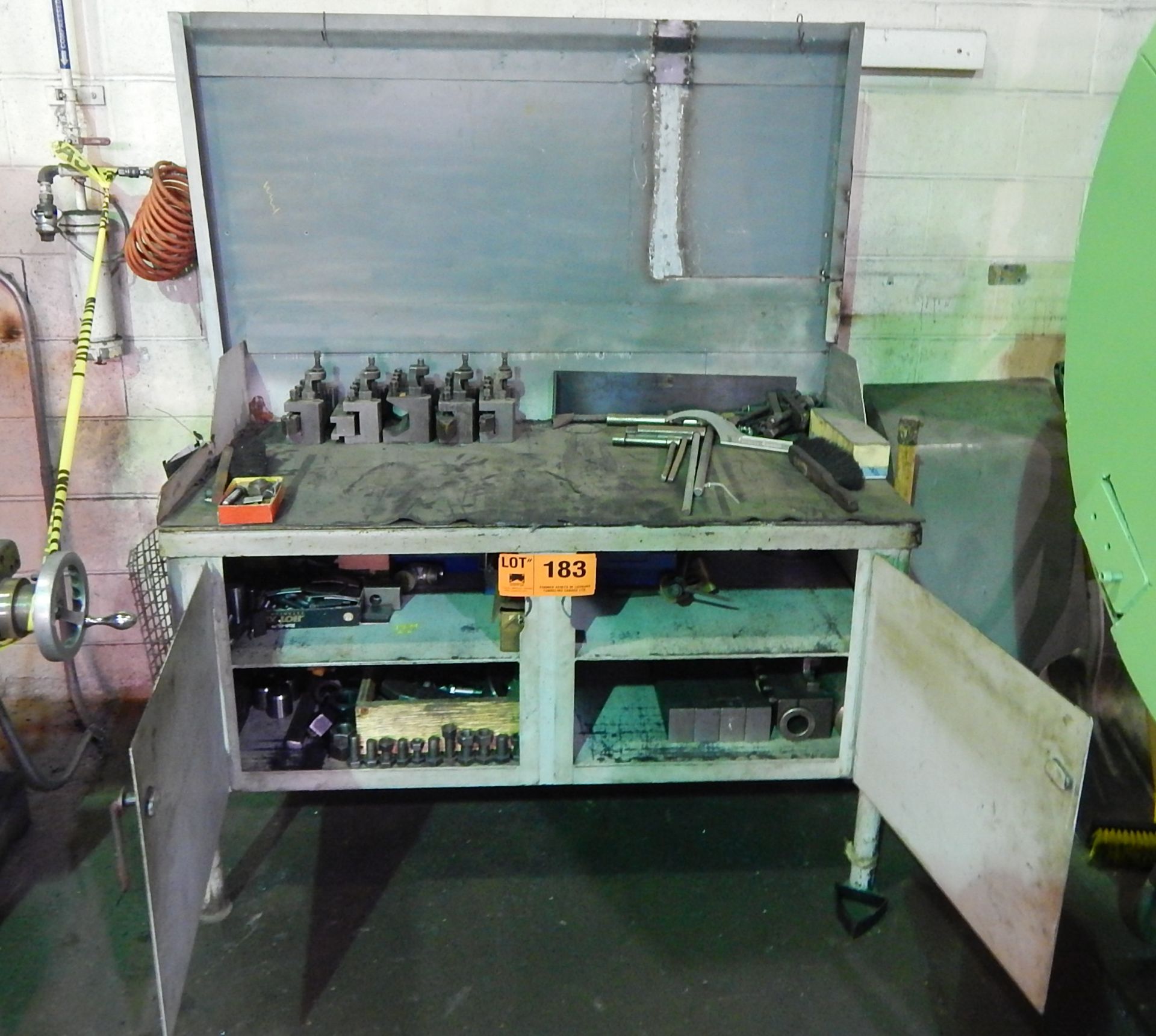 LOT/ WORKBENCH WITH LATHE TOOLING/TOOL POSTS