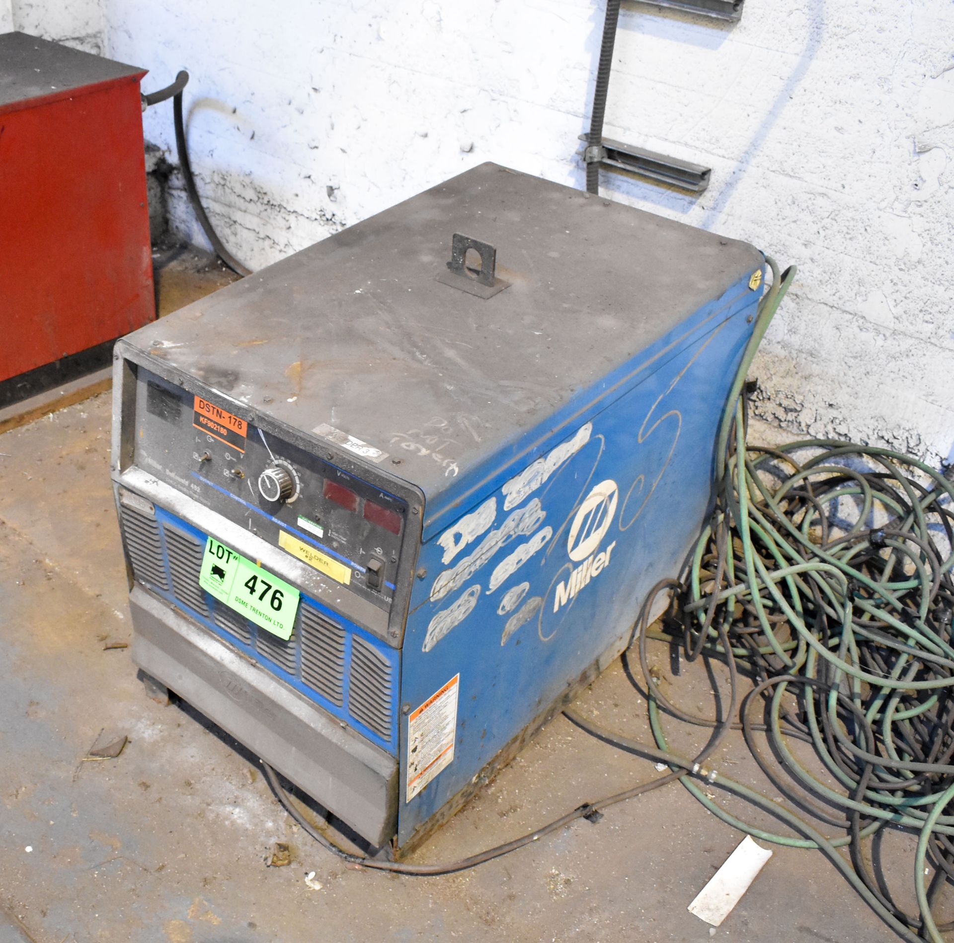 MILLER DELTAWELD 452 WELDING POWER SOURCE (CI) [RIGGING FEE FOR LOT# 476 - $40 USD +PLUS TAXES]