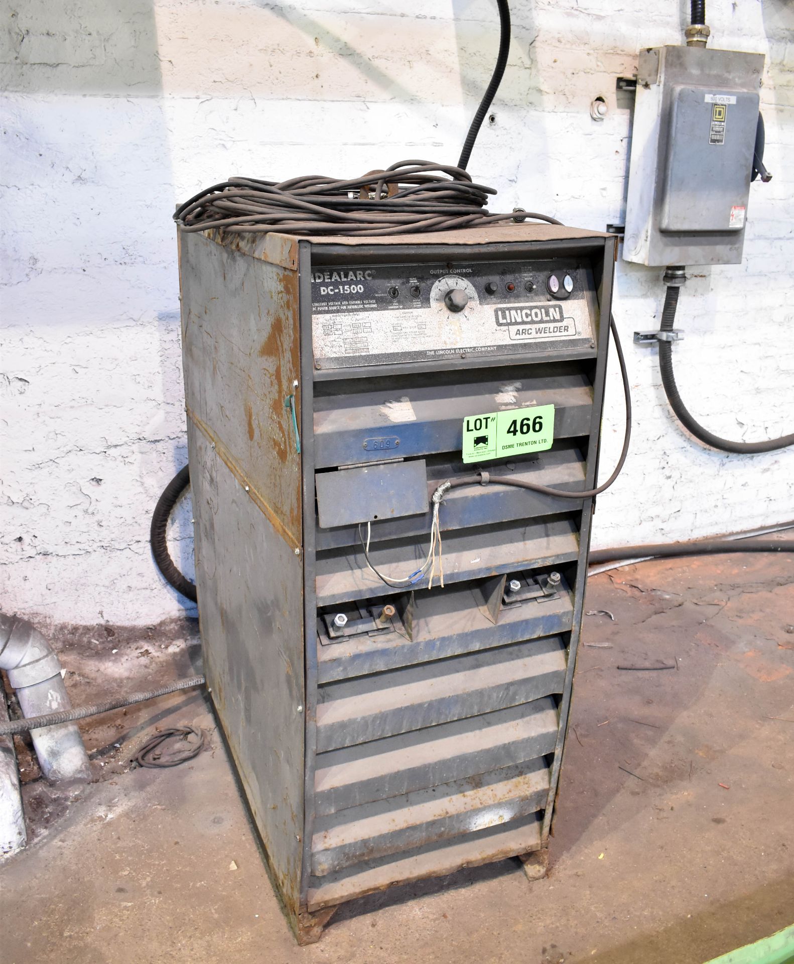 LINCOLN IDEALARC DC1500 WELDING POWER SOURCE (CI) [RIGGING FEE FOR LOT# 466 - $40 USD +PLUS TAXES]